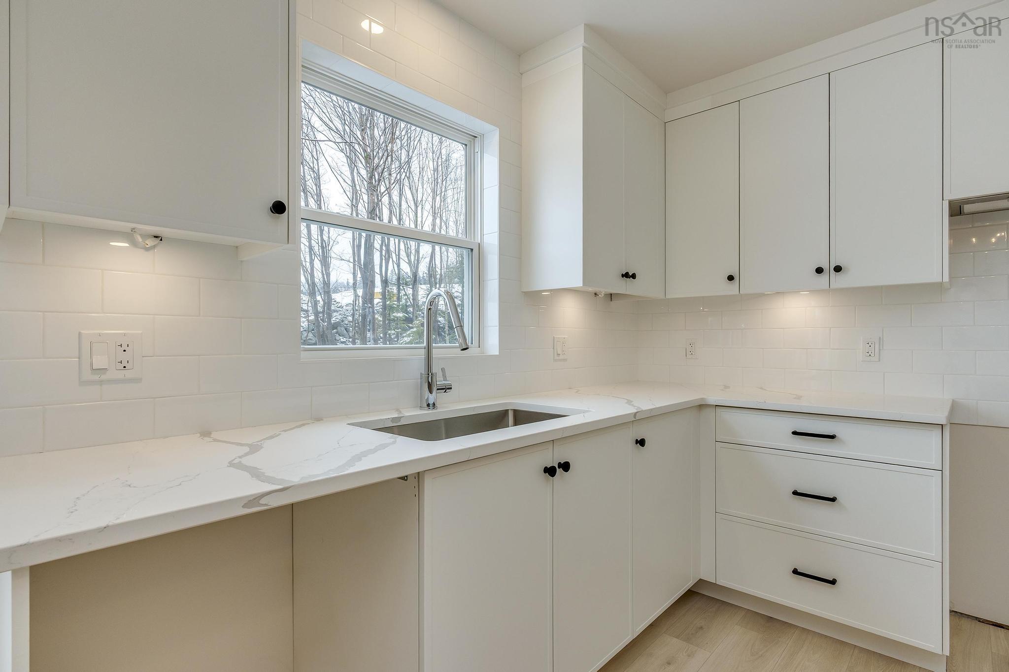 $699,900.00: PC-9 34 Pearlgarden Close, Dartmouth