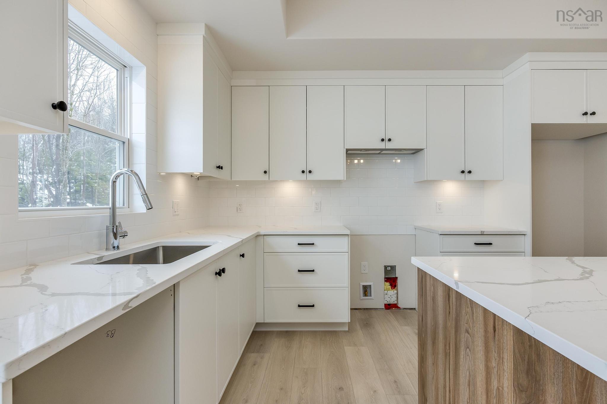 $699,900.00: PC-9 34 Pearlgarden Close, Dartmouth