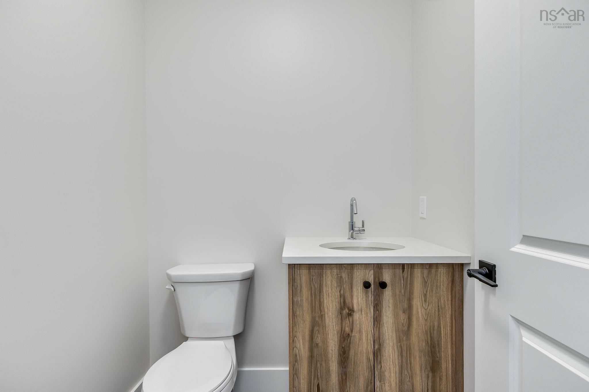 $699,900.00: PC-9 34 Pearlgarden Close, Dartmouth