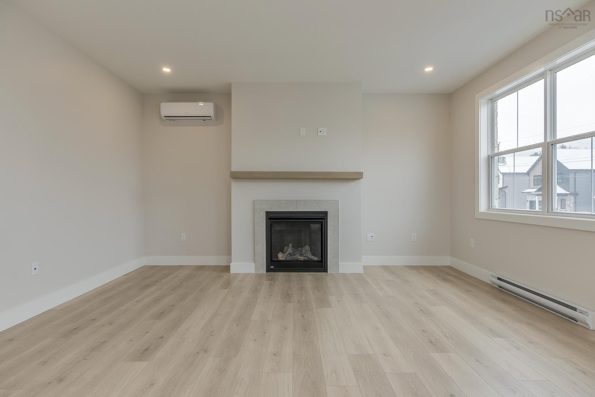 $699,900.00: PC-9 34 Pearlgarden Close, Dartmouth