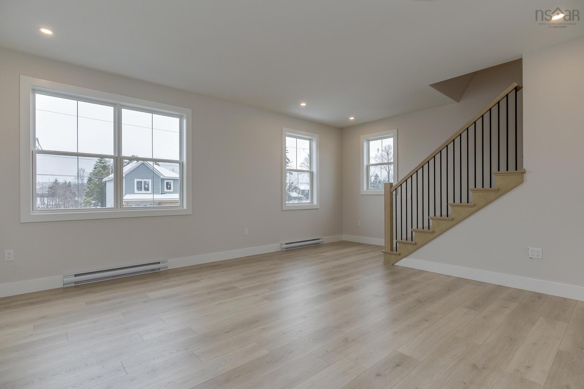 $699,900.00: PC-9 34 Pearlgarden Close, Dartmouth