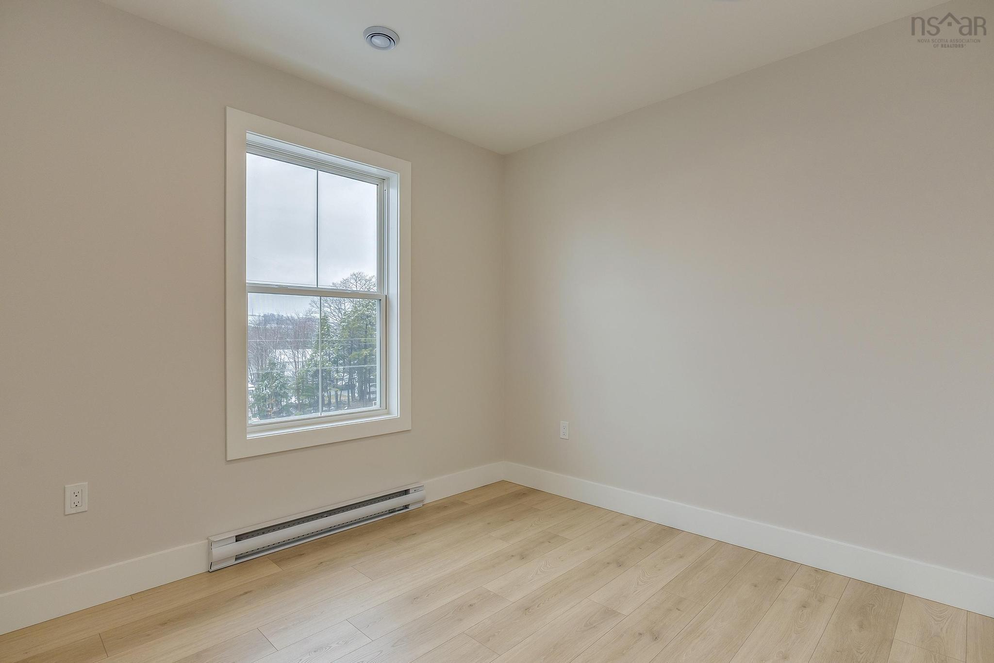 $699,900.00: PC-9 34 Pearlgarden Close, Dartmouth
