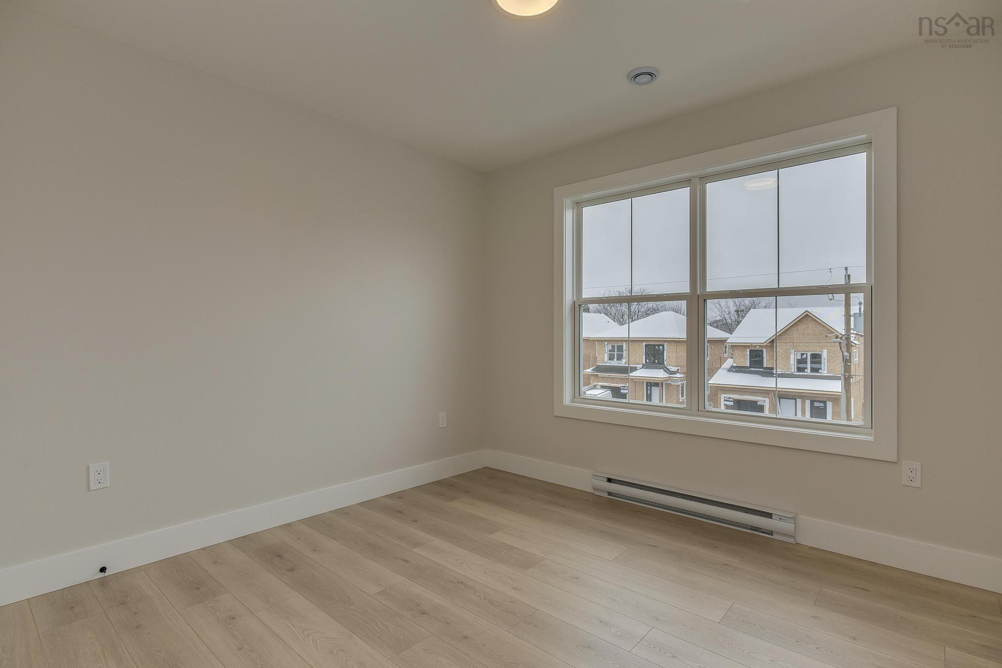 $699,900.00: PC-9 34 Pearlgarden Close, Dartmouth