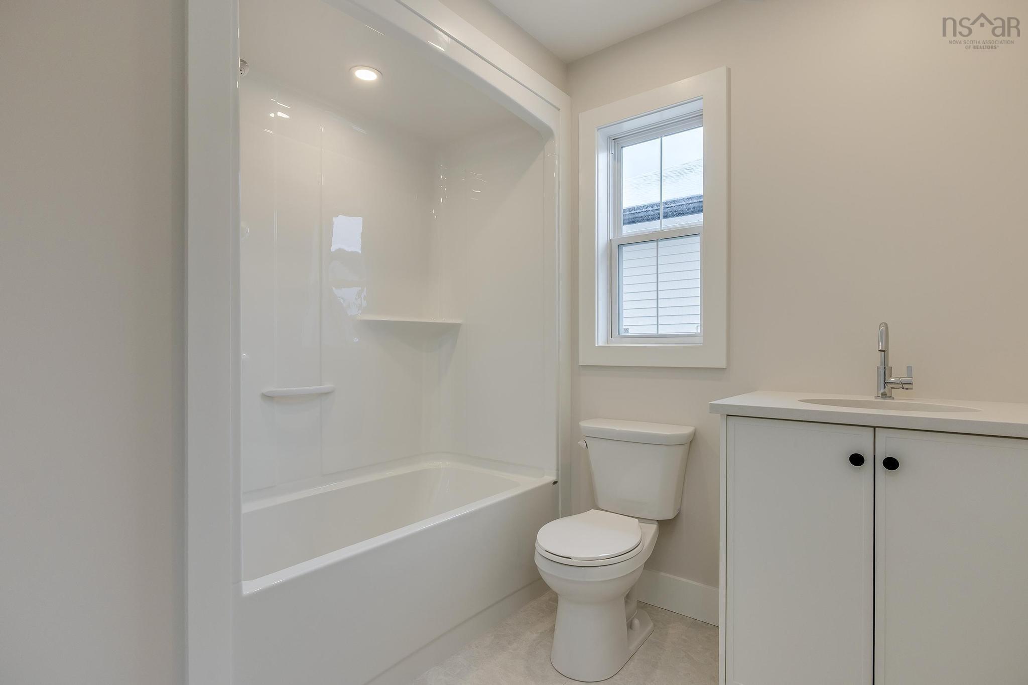$699,900.00: PC-9 34 Pearlgarden Close, Dartmouth