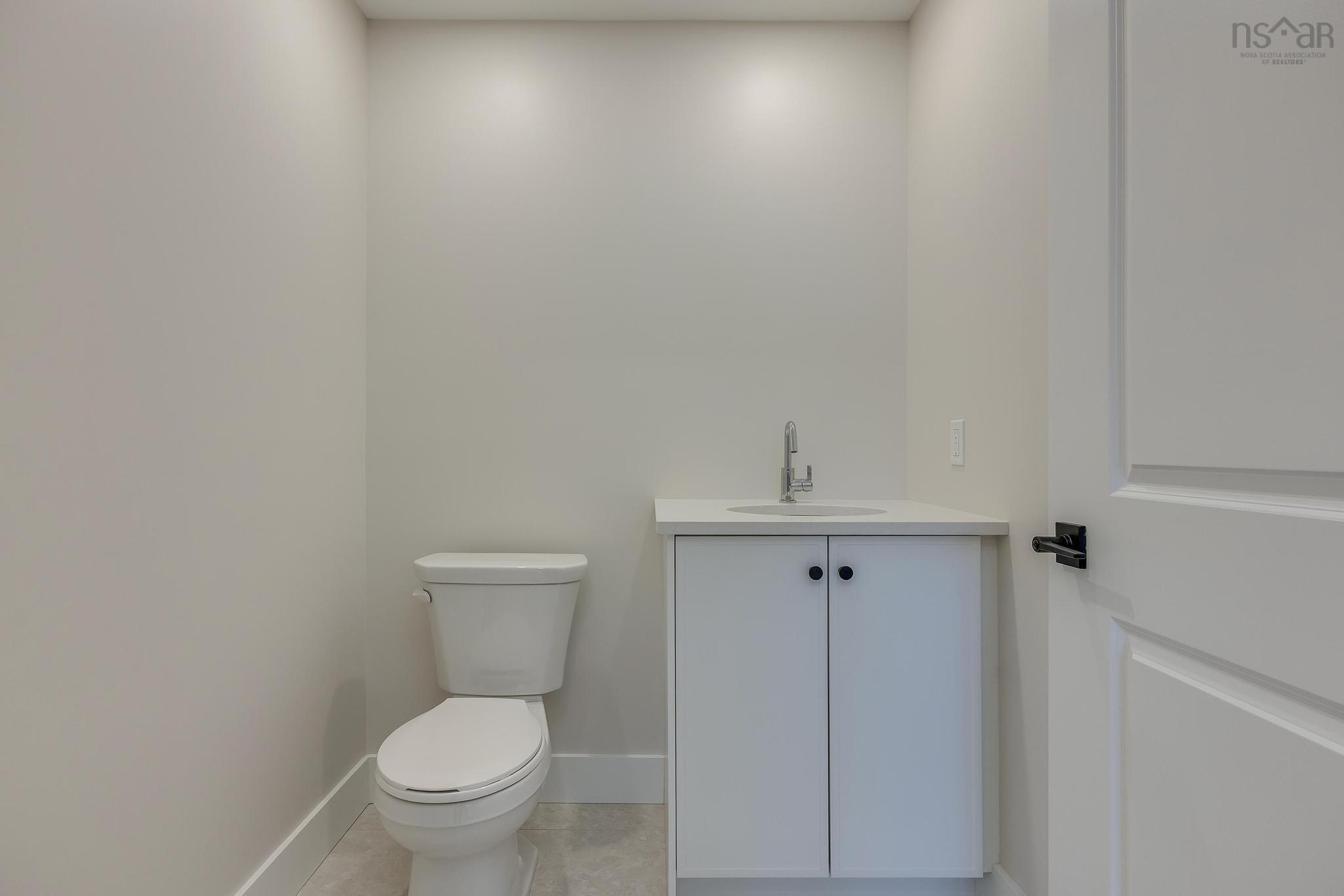 $699,900.00: PC-9 34 Pearlgarden Close, Dartmouth