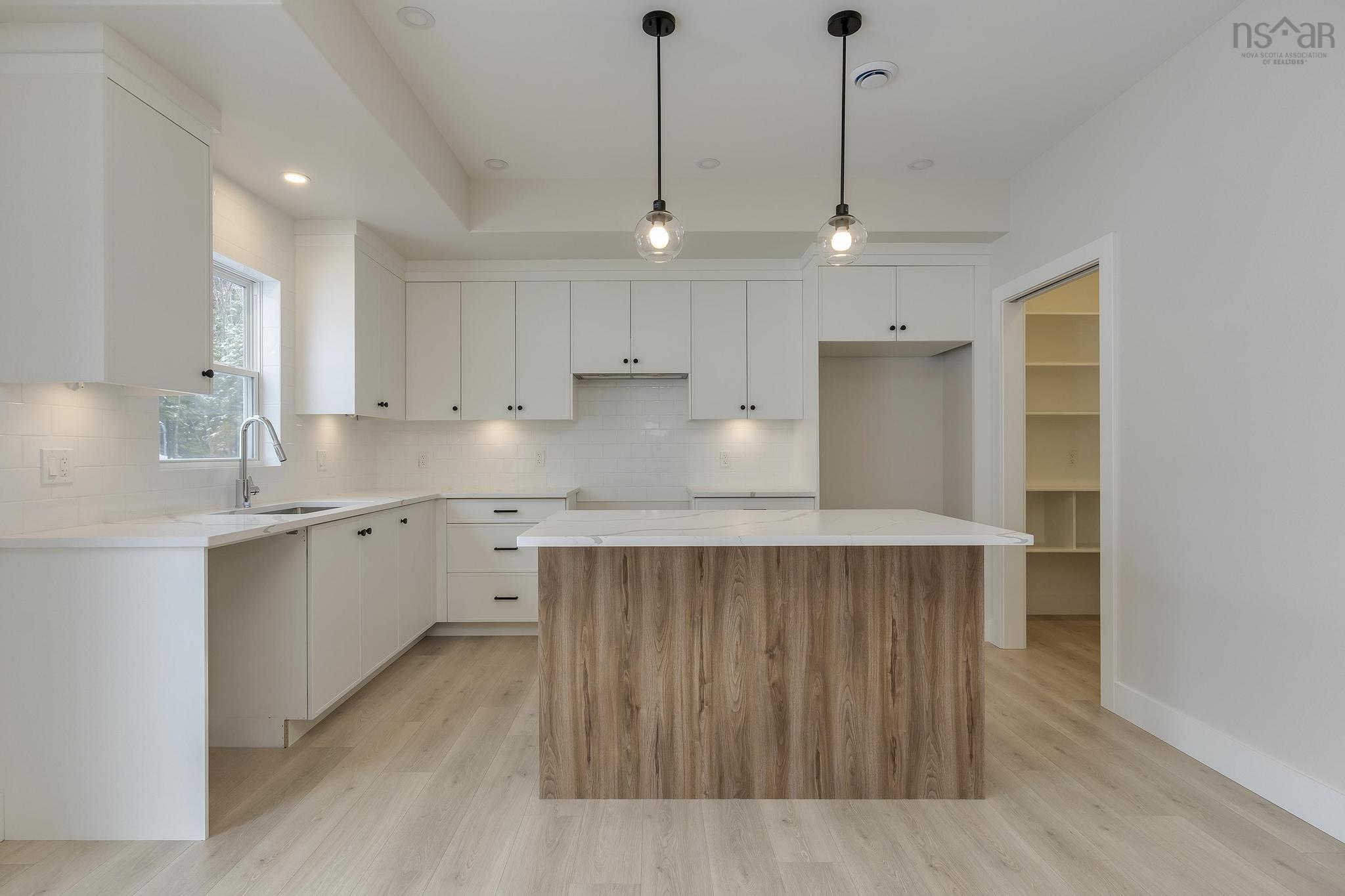 $699,900.00: PC-9 34 Pearlgarden Close, Dartmouth