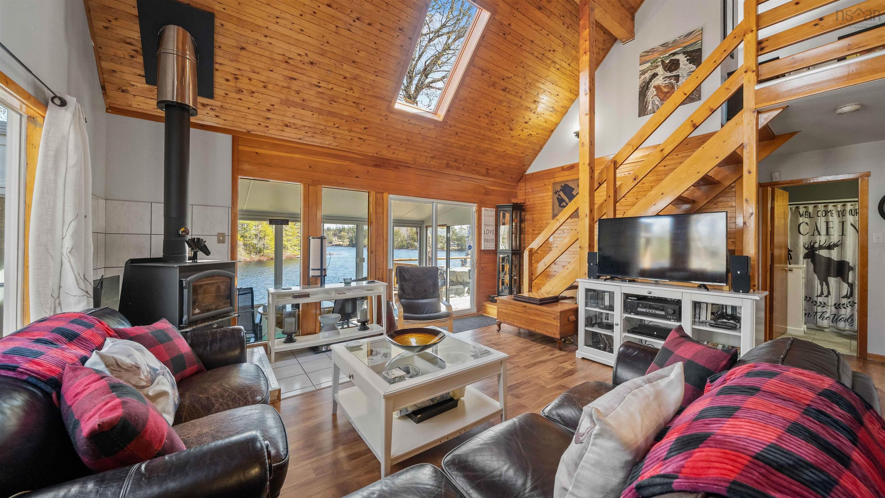 $424,900.00: 2972 Mooseland Road, River Lake
