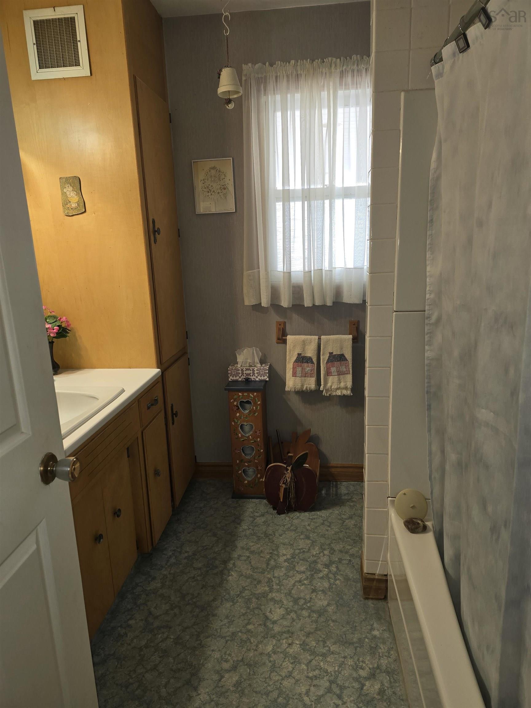 $418,000.00: 32 Ponderosa Drive, West River