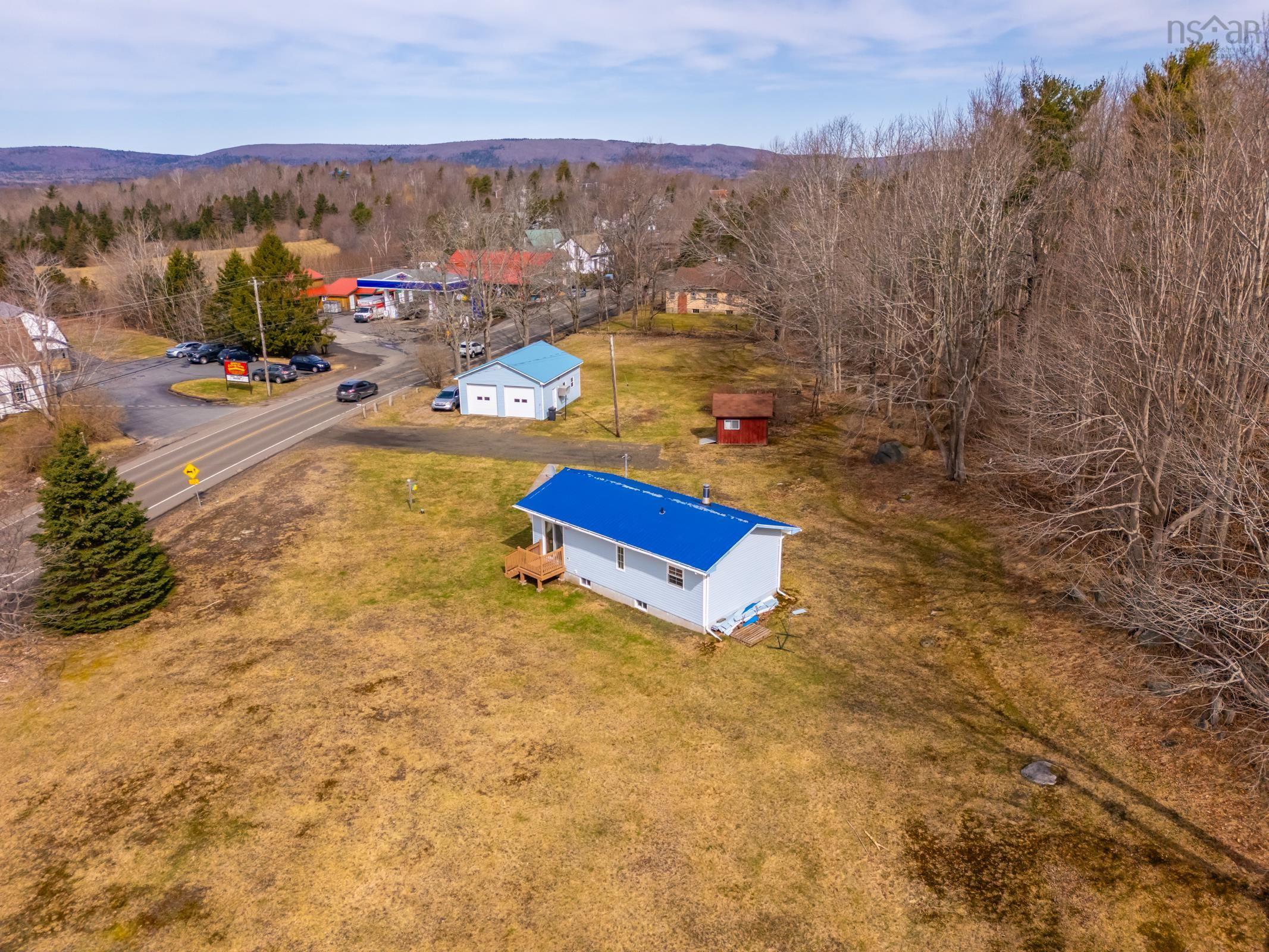 $300,000.00: 9524 Highway 8, Lequille