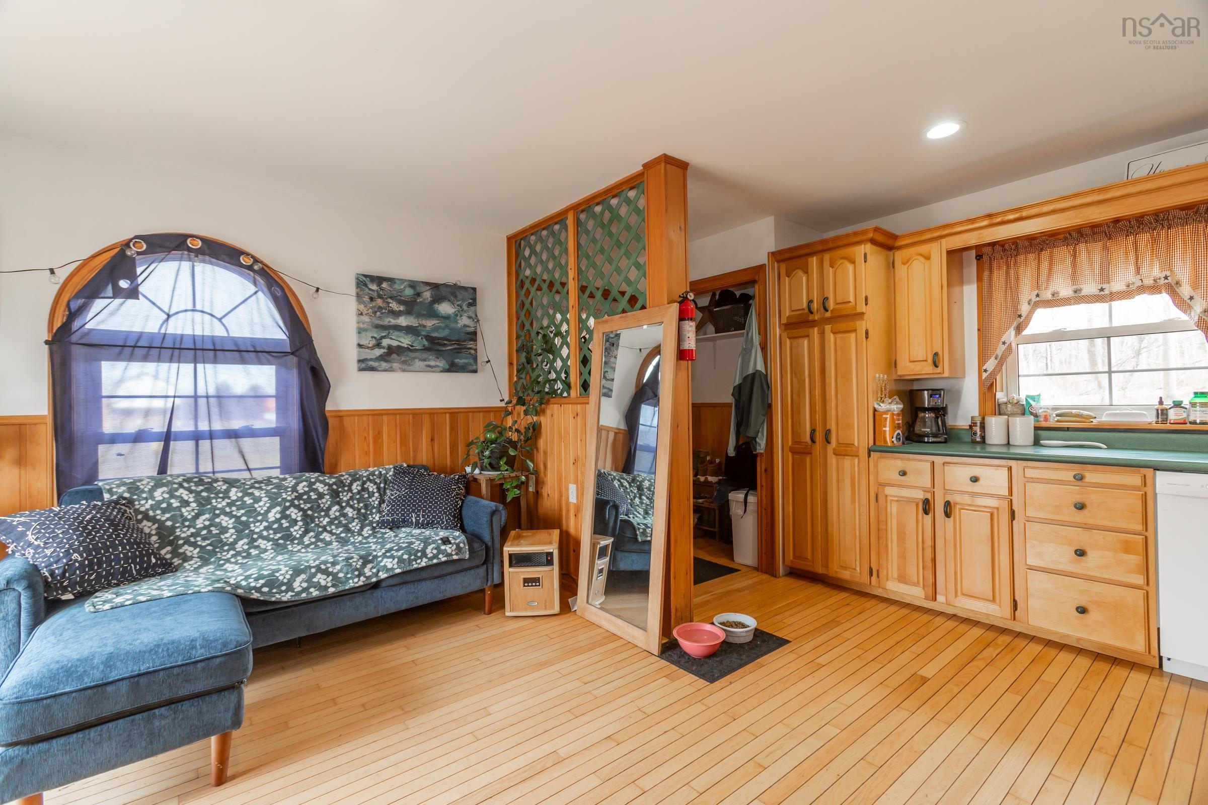 $300,000.00: 9524 Highway 8, Lequille