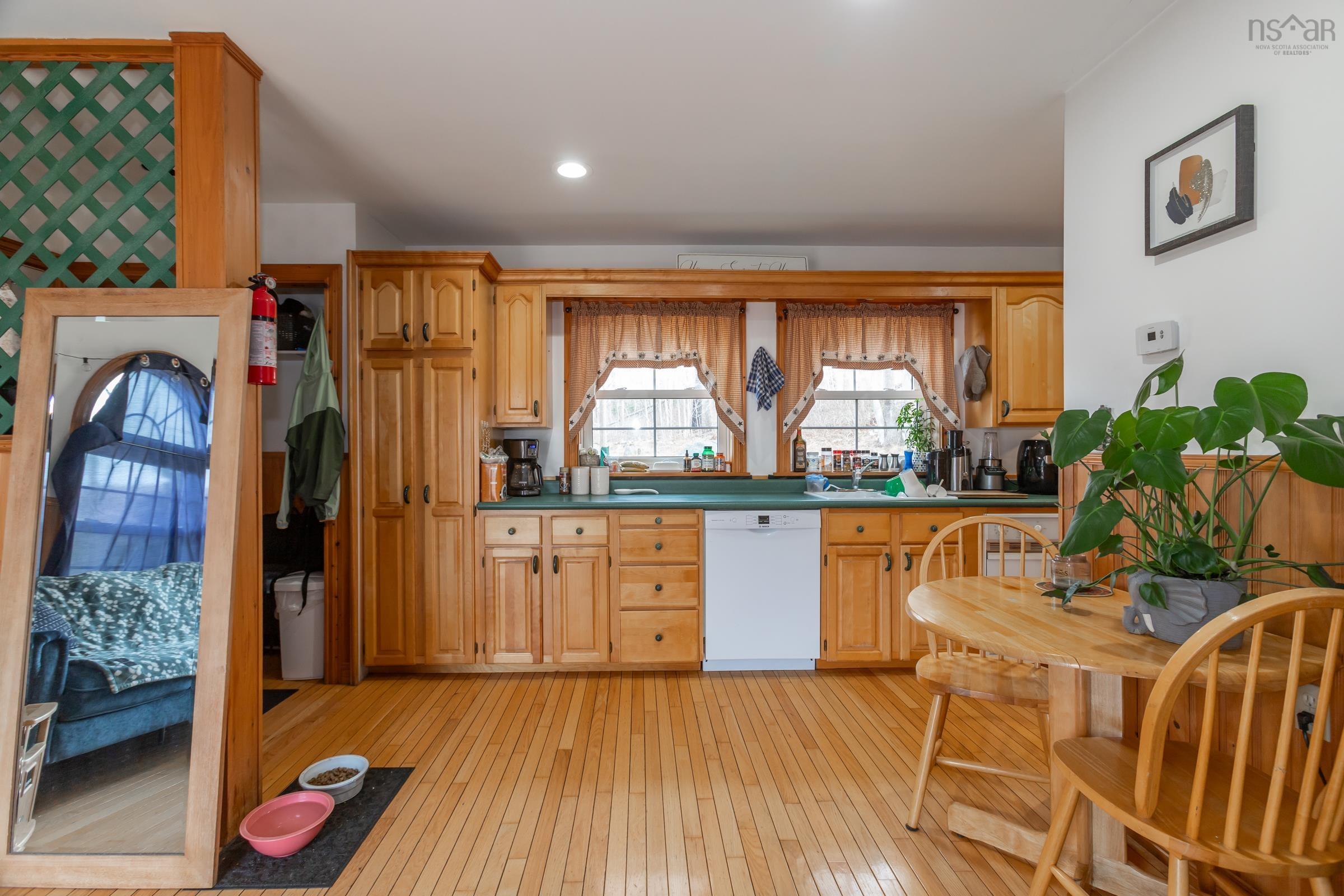 $300,000.00: 9524 Highway 8, Lequille