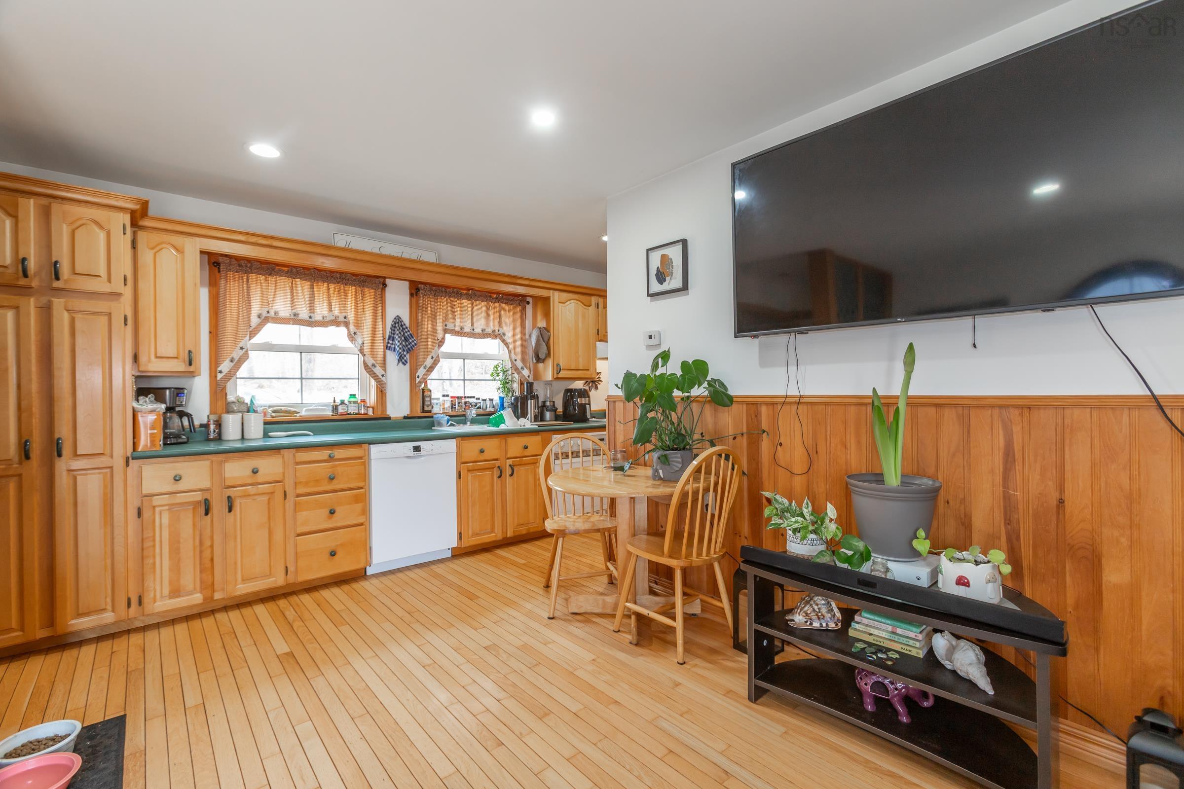 $300,000.00: 9524 Highway 8, Lequille