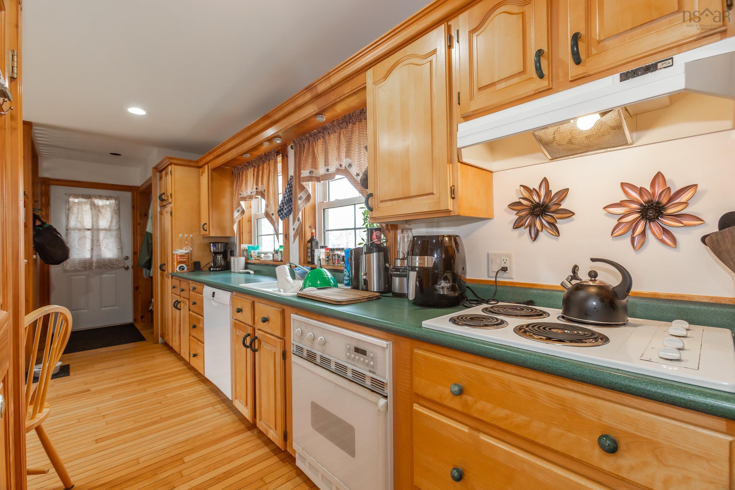 $300,000.00: 9524 Highway 8, Lequille