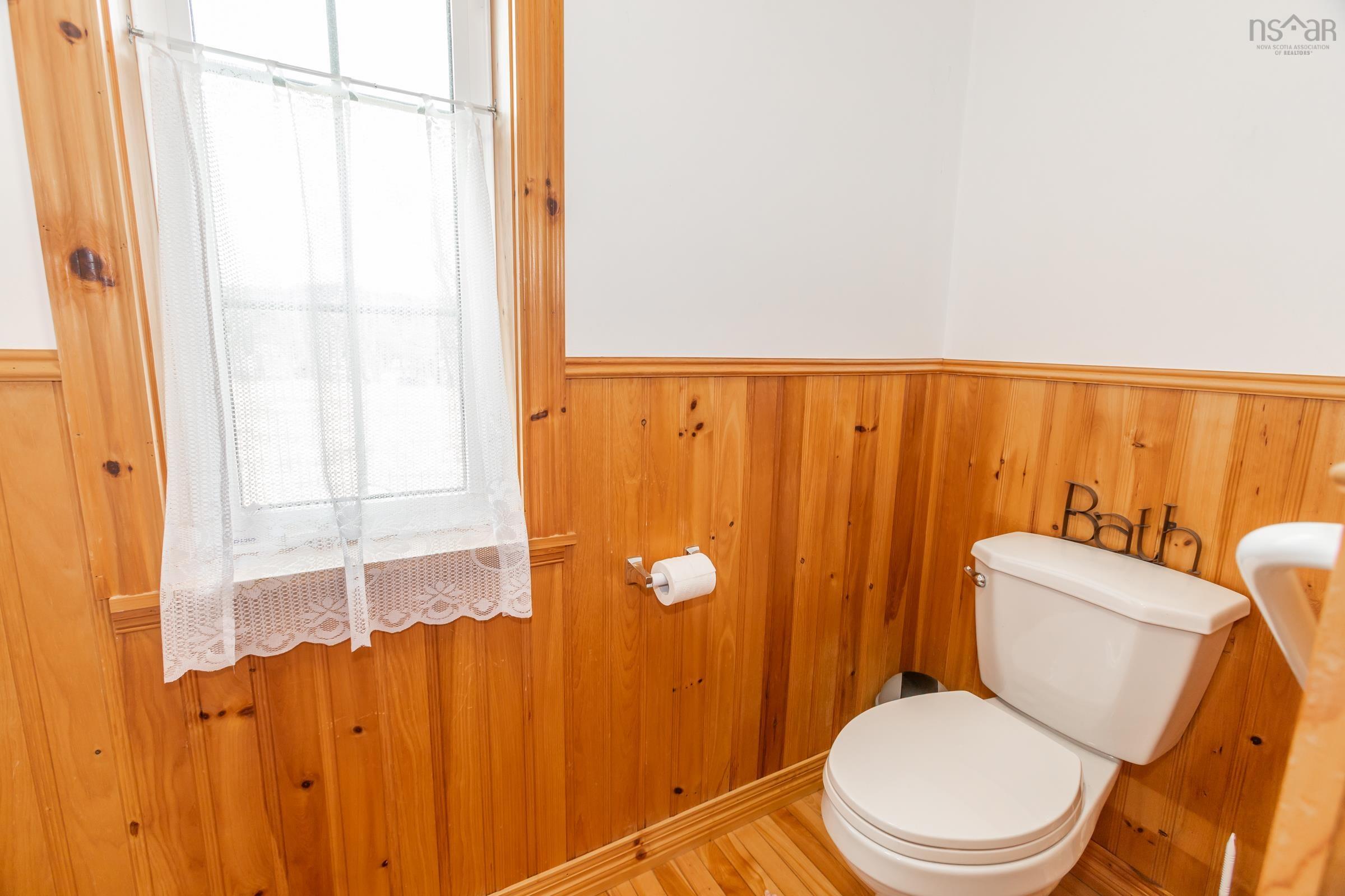$300,000.00: 9524 Highway 8, Lequille