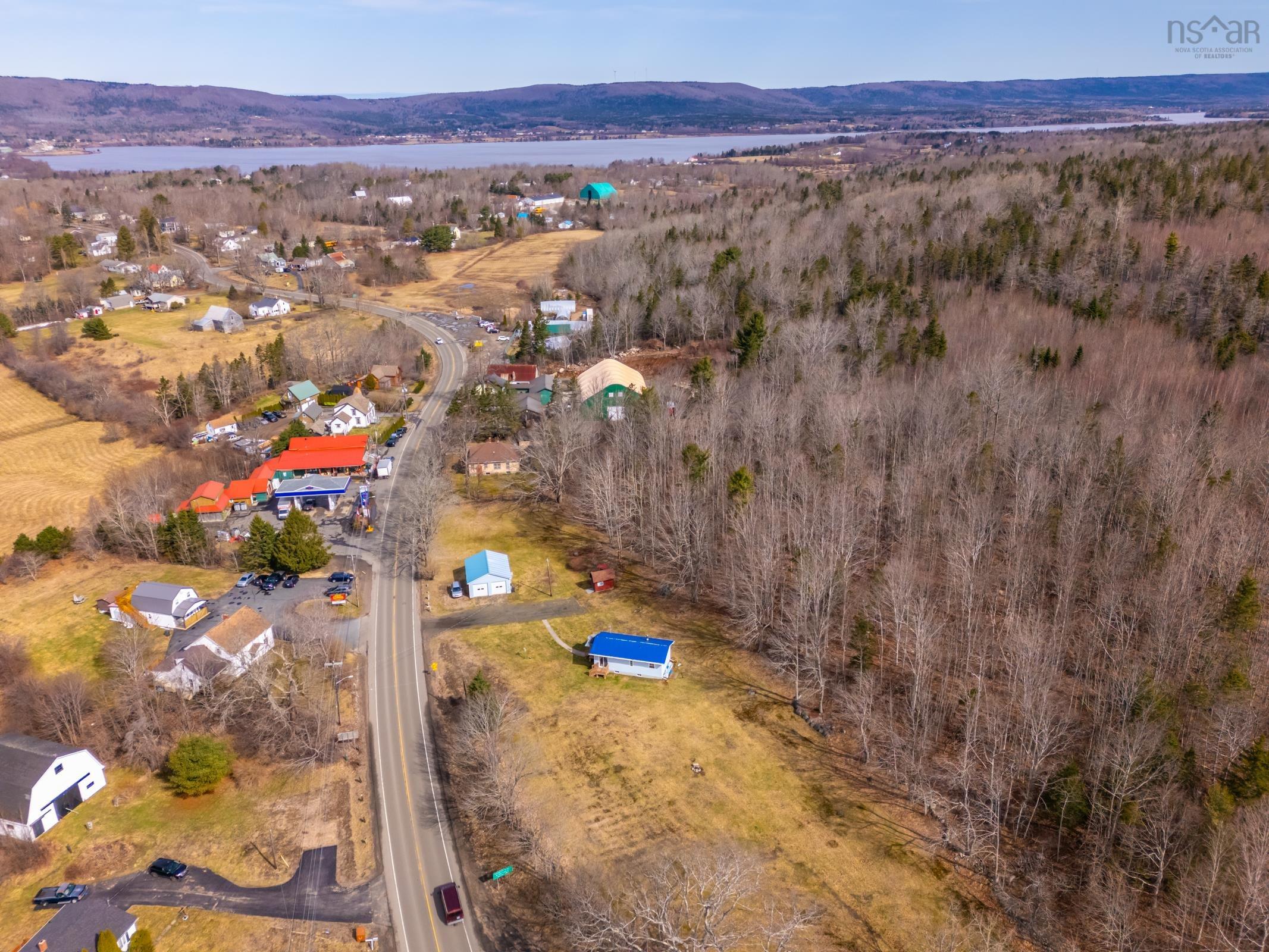 $300,000.00: 9524 Highway 8, Lequille
