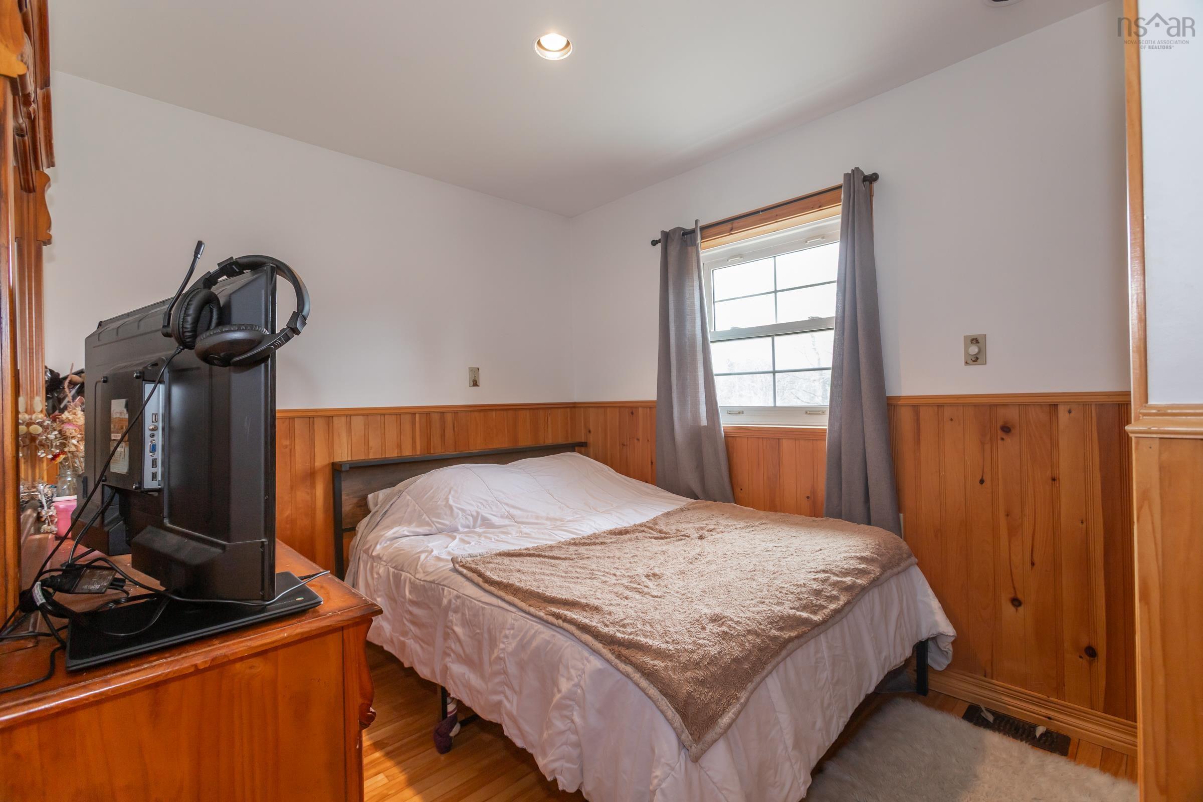 $300,000.00: 9524 Highway 8, Lequille