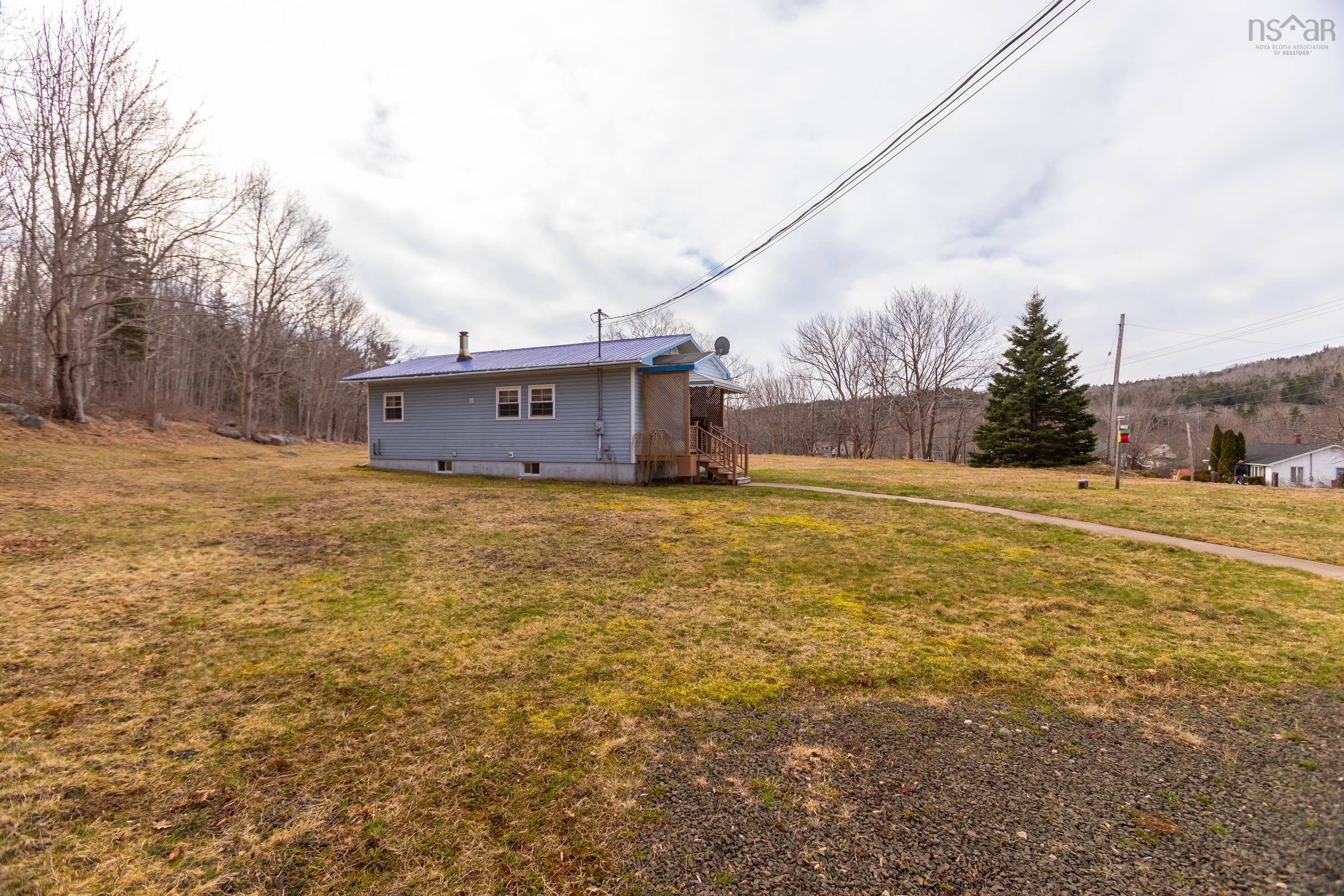$300,000.00: 9524 Highway 8, Lequille
