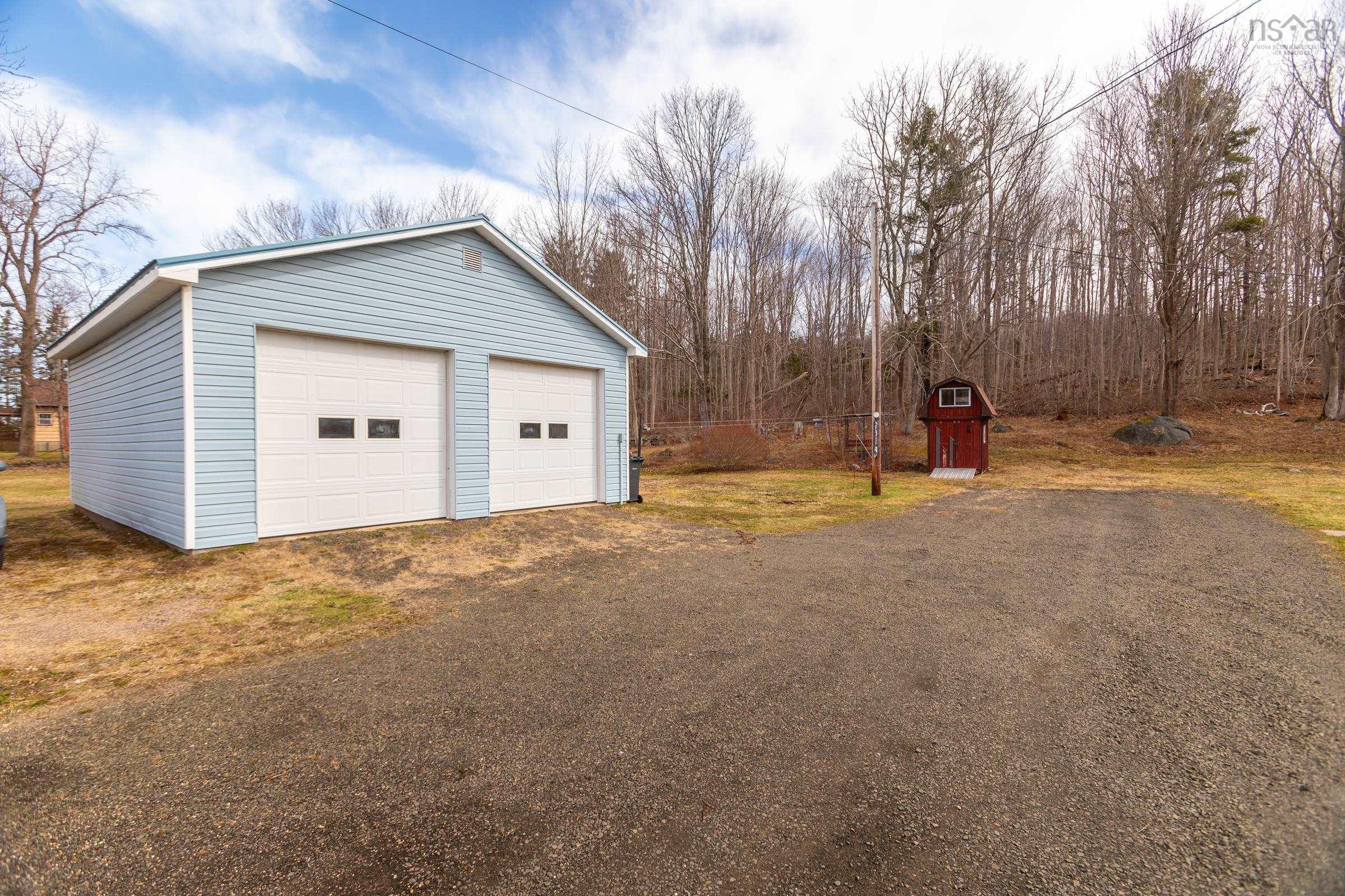 $300,000.00: 9524 Highway 8, Lequille