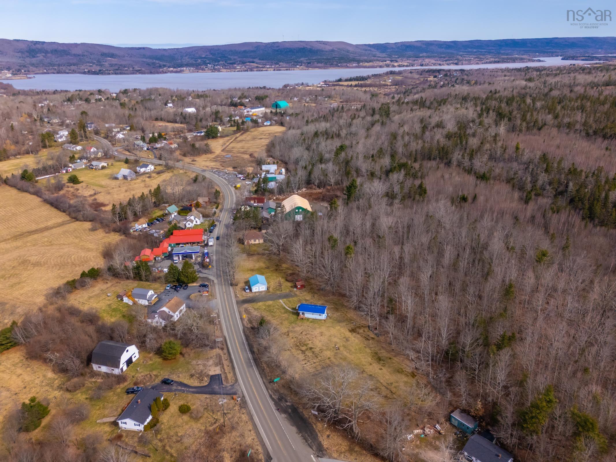 $300,000.00: 9524 Highway 8, Lequille