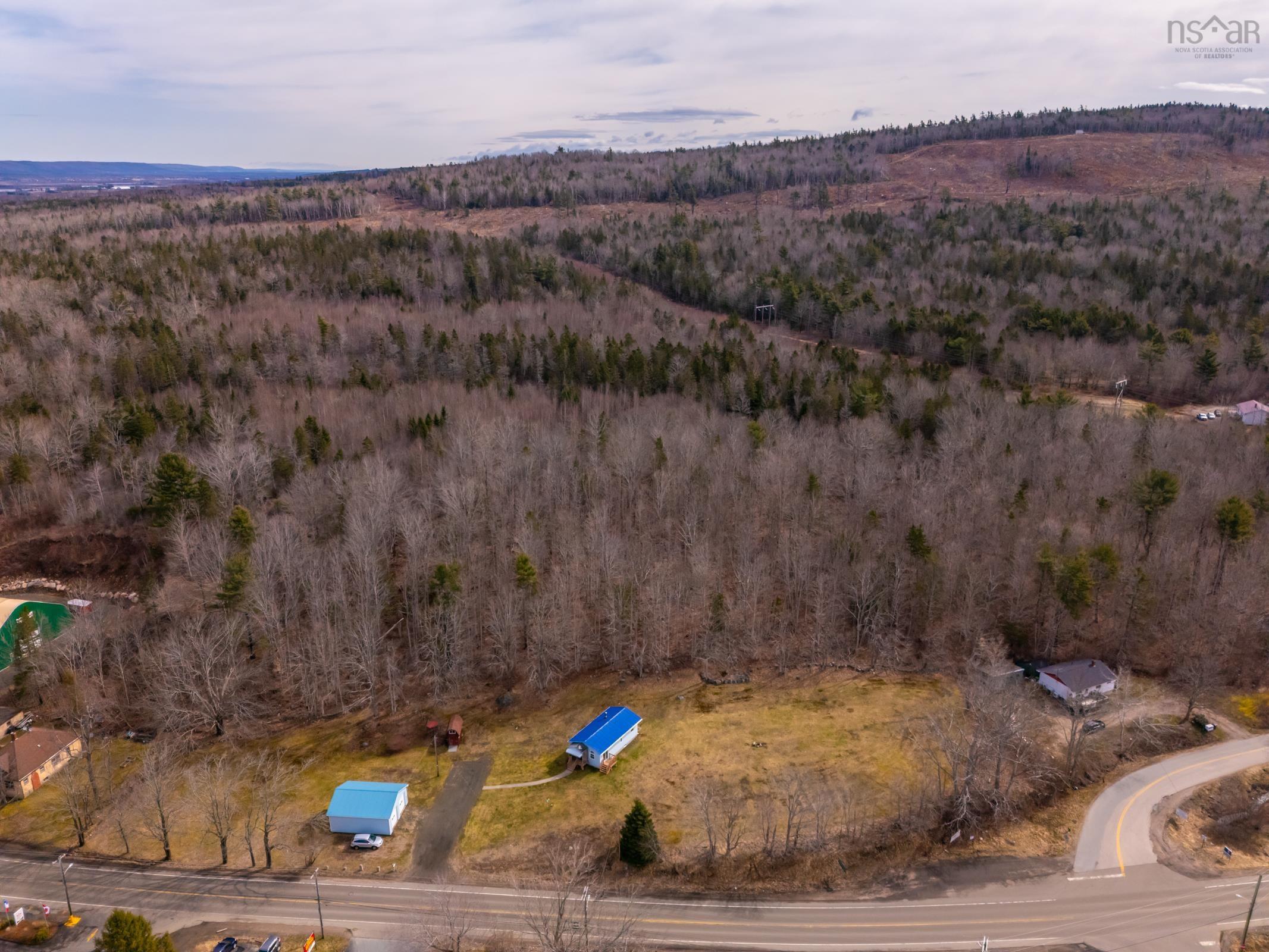 $300,000.00: 9524 Highway 8, Lequille