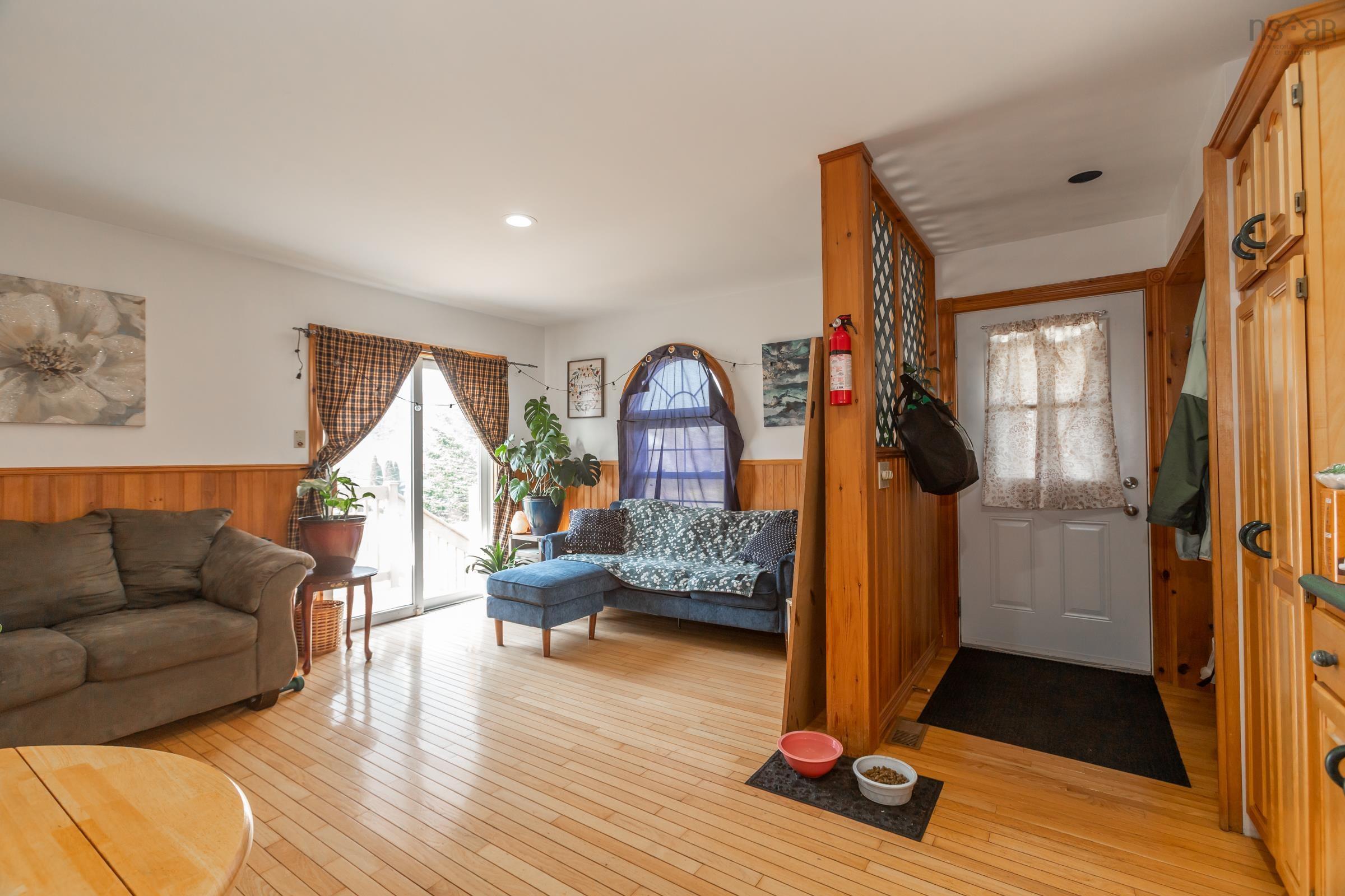 $300,000.00: 9524 Highway 8, Lequille