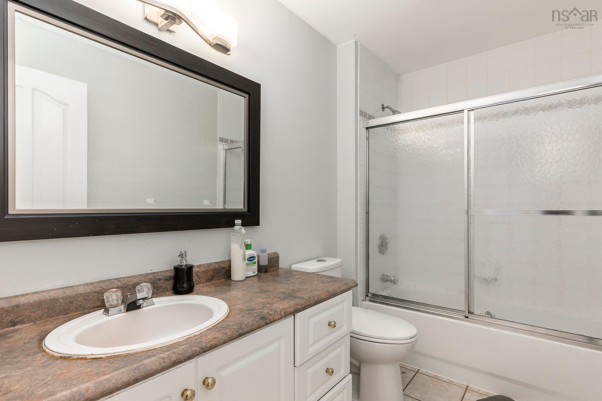 $649,900.00: 16 Prestwick Close, Halifax