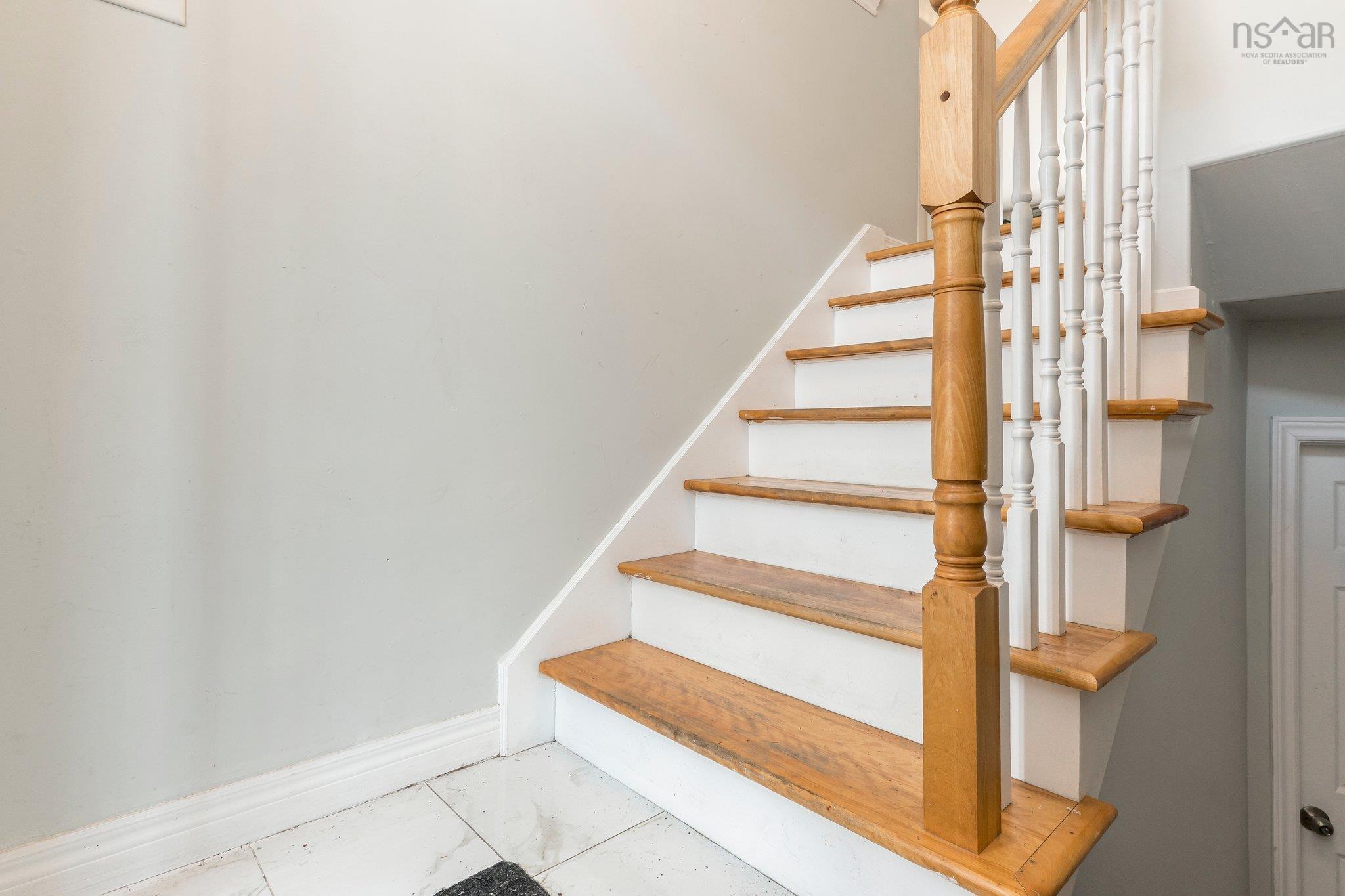 $649,900.00: 16 Prestwick Close, Halifax