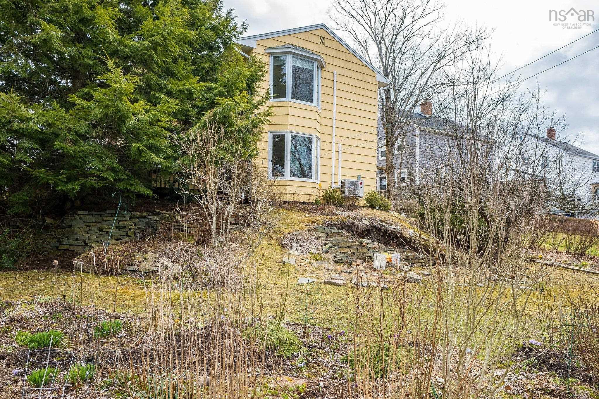 $690,000.00: 21 Canterbury Street, Dartmouth
