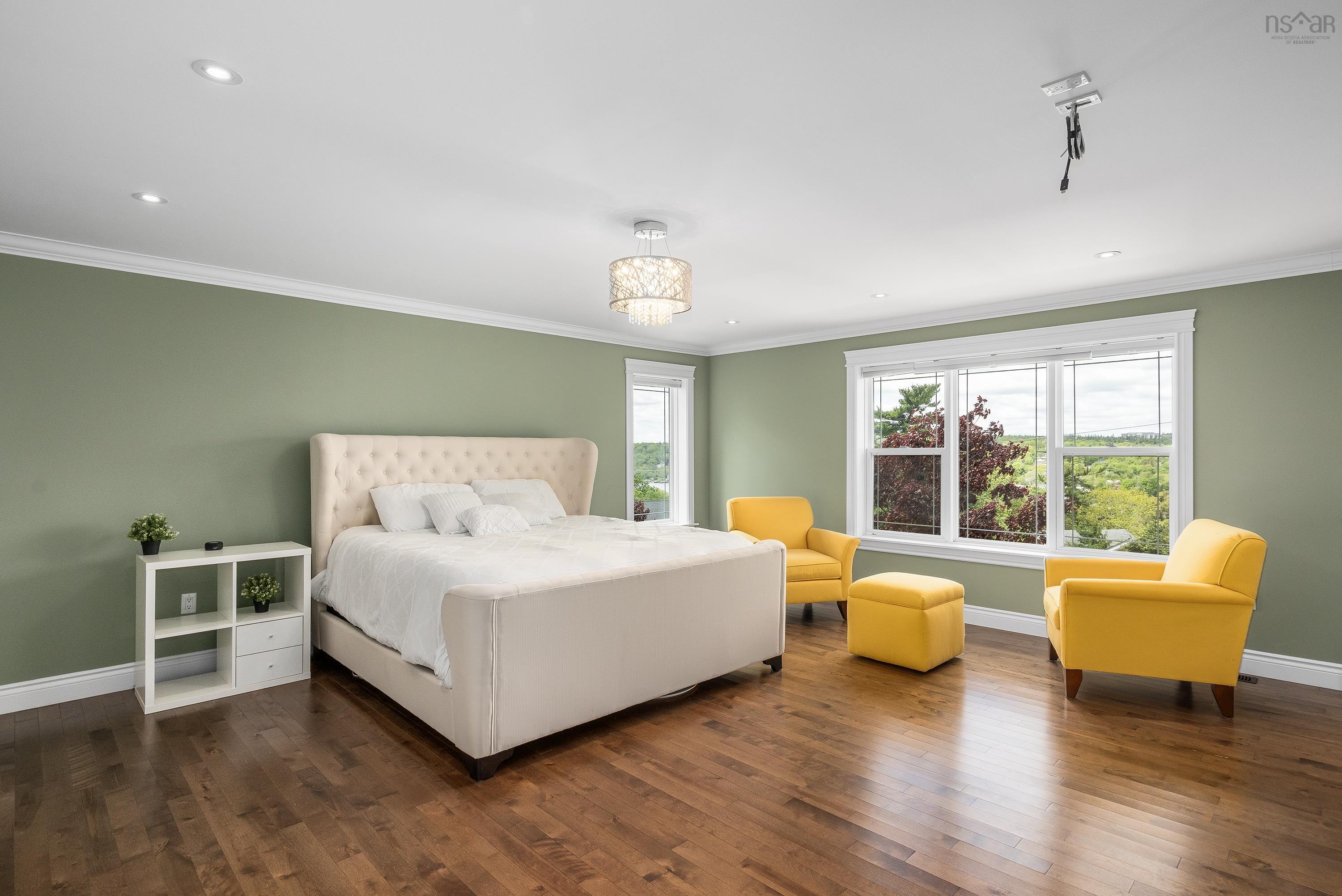 $1,199,000.00: 44 Admiral Cove Drive, Bedford