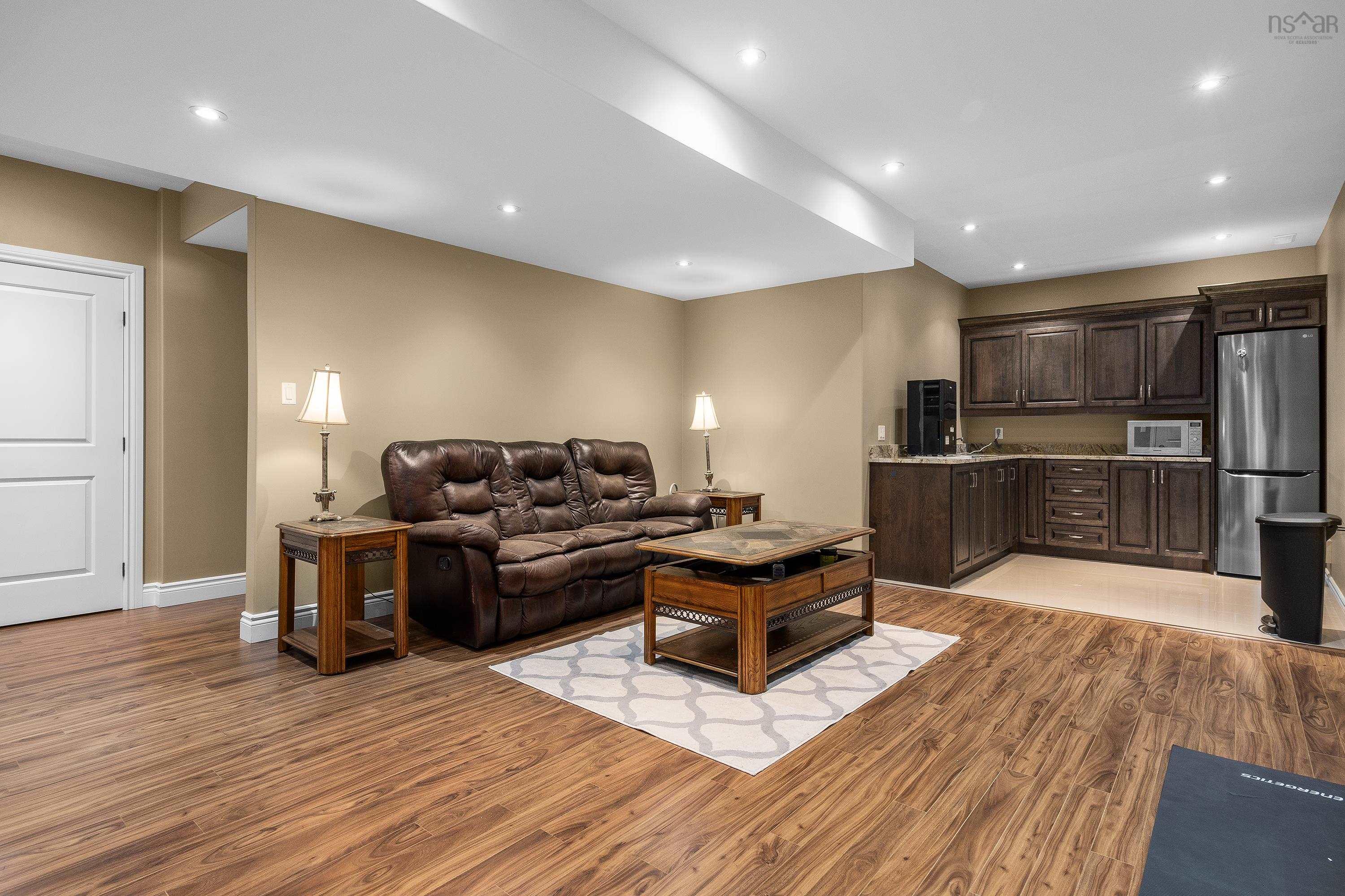 $1,199,000.00: 44 Admiral Cove Drive, Bedford