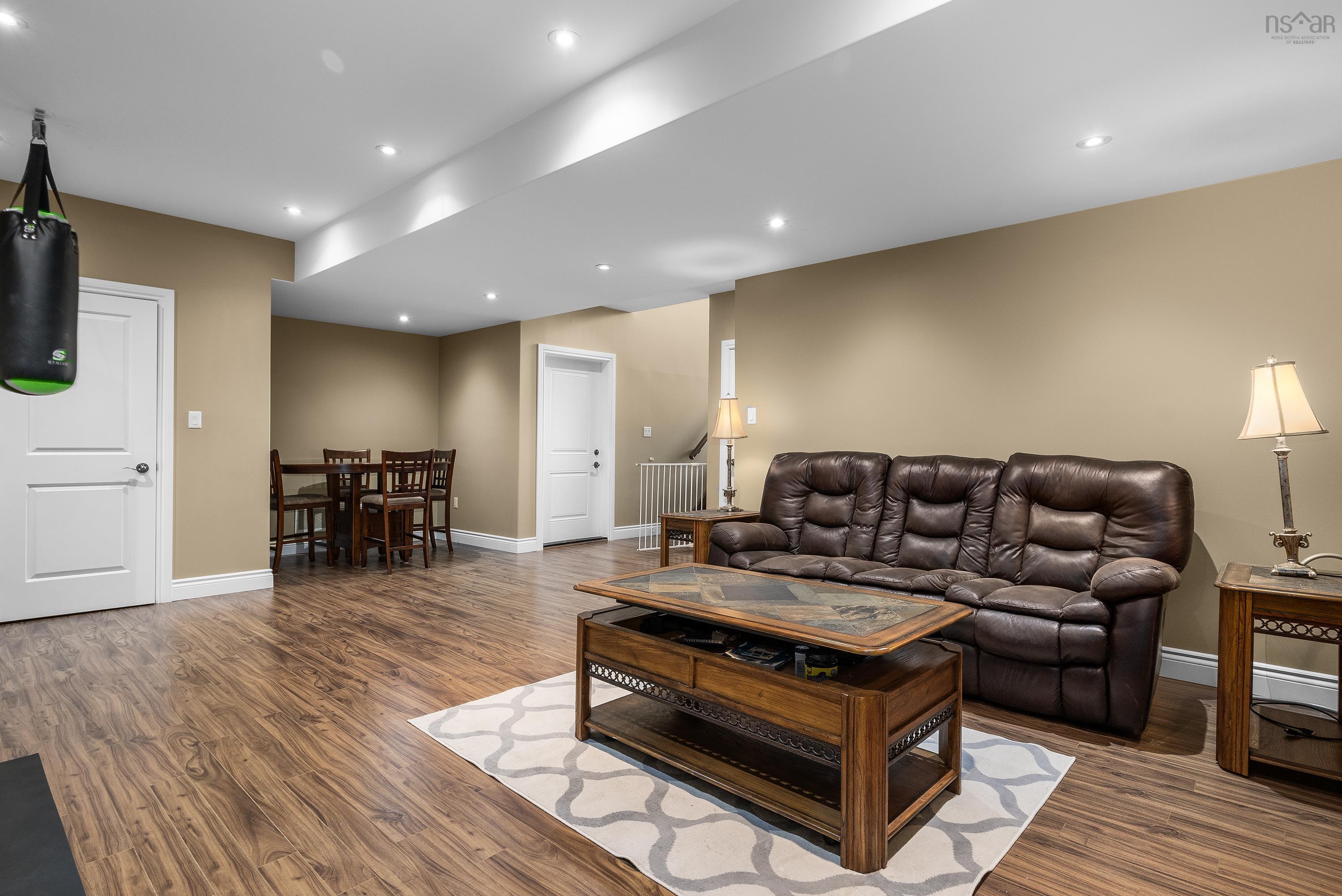 $1,199,000.00: 44 Admiral Cove Drive, Bedford