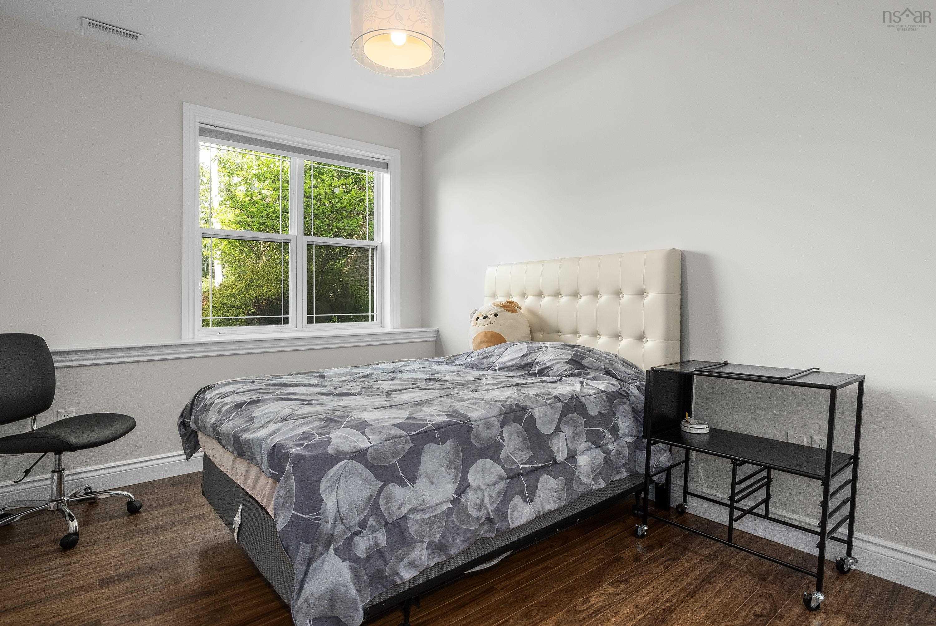 $1,199,000.00: 44 Admiral Cove Drive, Bedford