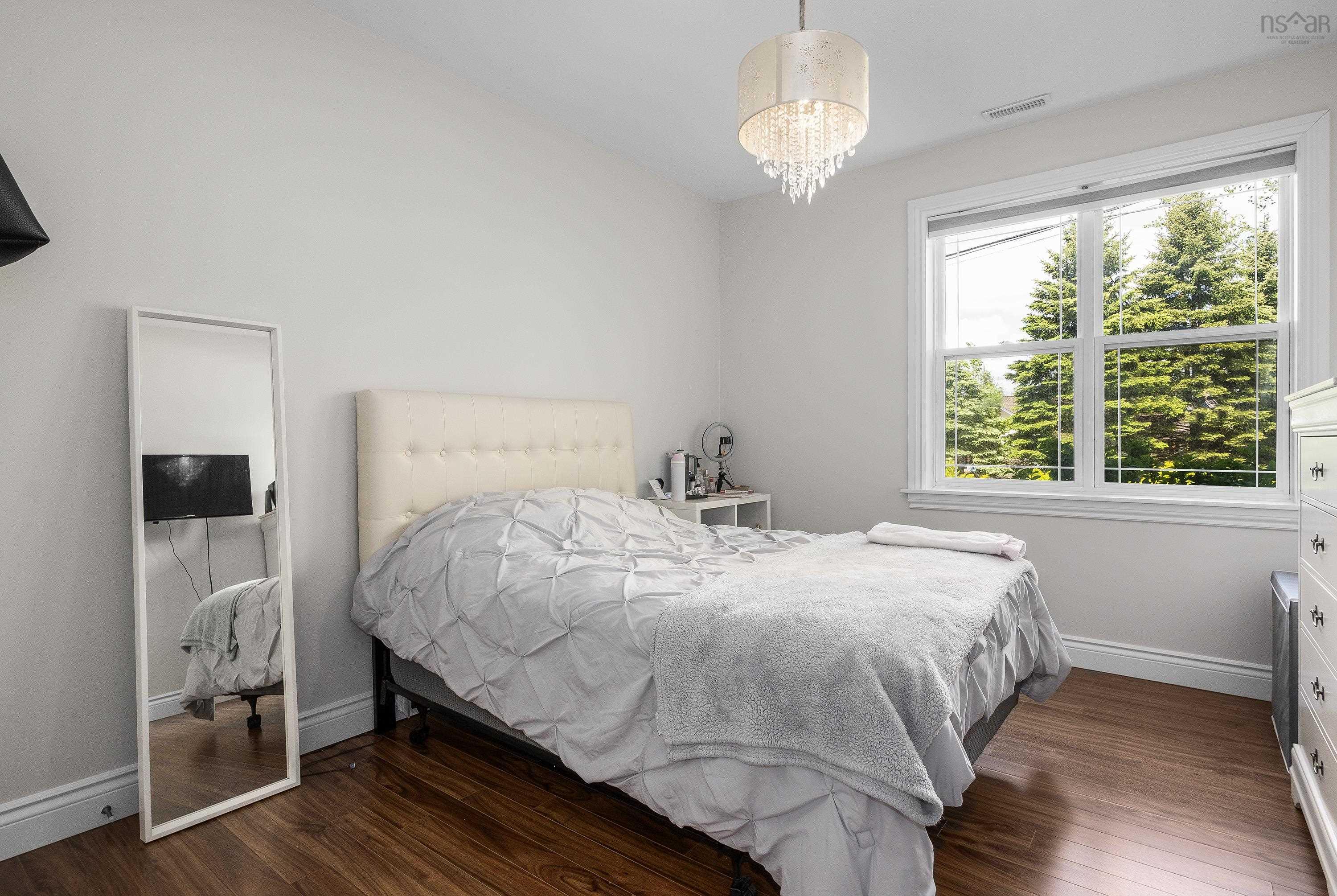 $1,199,000.00: 44 Admiral Cove Drive, Bedford