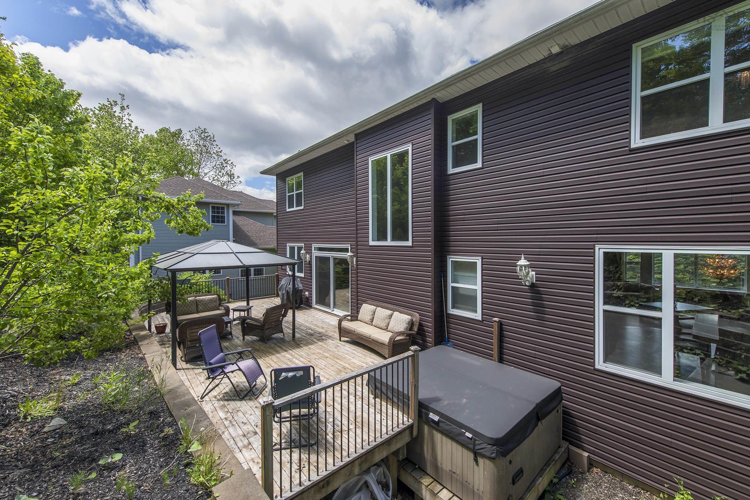$1,199,000.00: 44 Admiral Cove Drive, Bedford