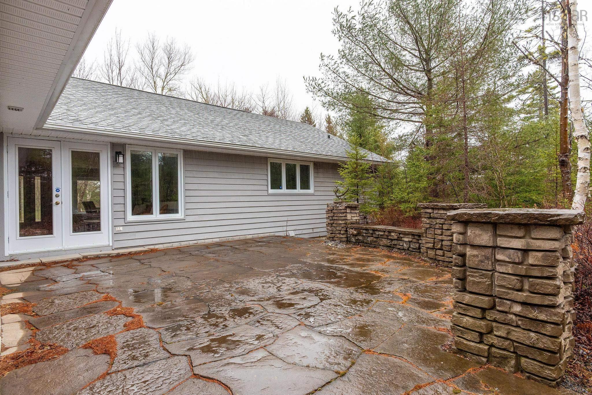 $749,900.00: 552 Lockview Road, Fall River