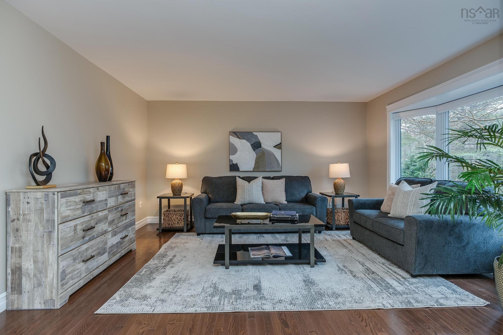 $749,900.00: 552 Lockview Road, Fall River