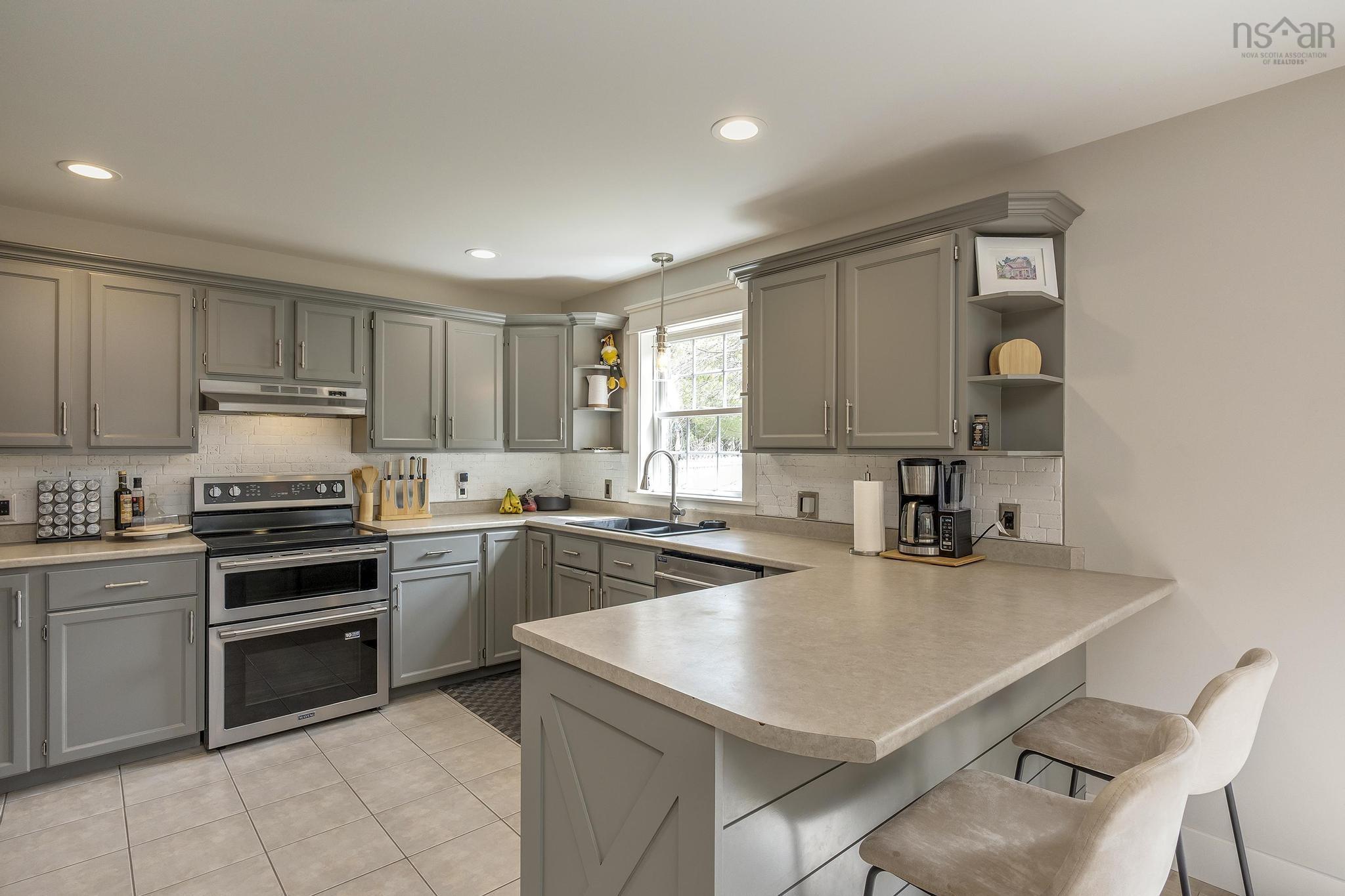 $499,900.00: 276 BROOKSIDE DRIVE, Wilmot