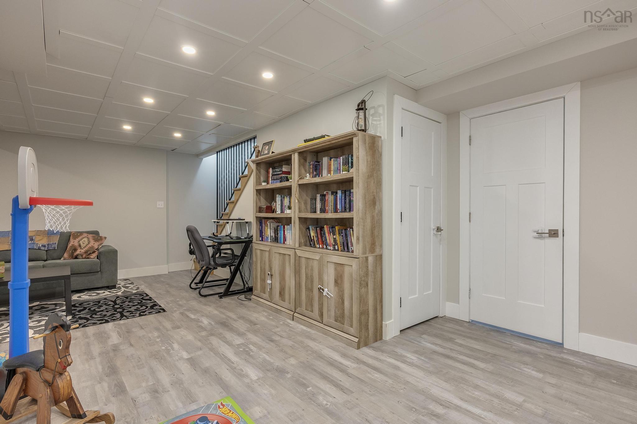 $499,900.00: 276 BROOKSIDE DRIVE, Wilmot
