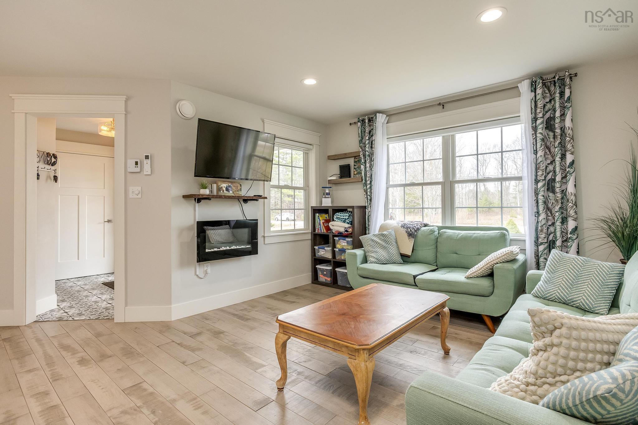 $499,900.00: 276 BROOKSIDE DRIVE, Wilmot