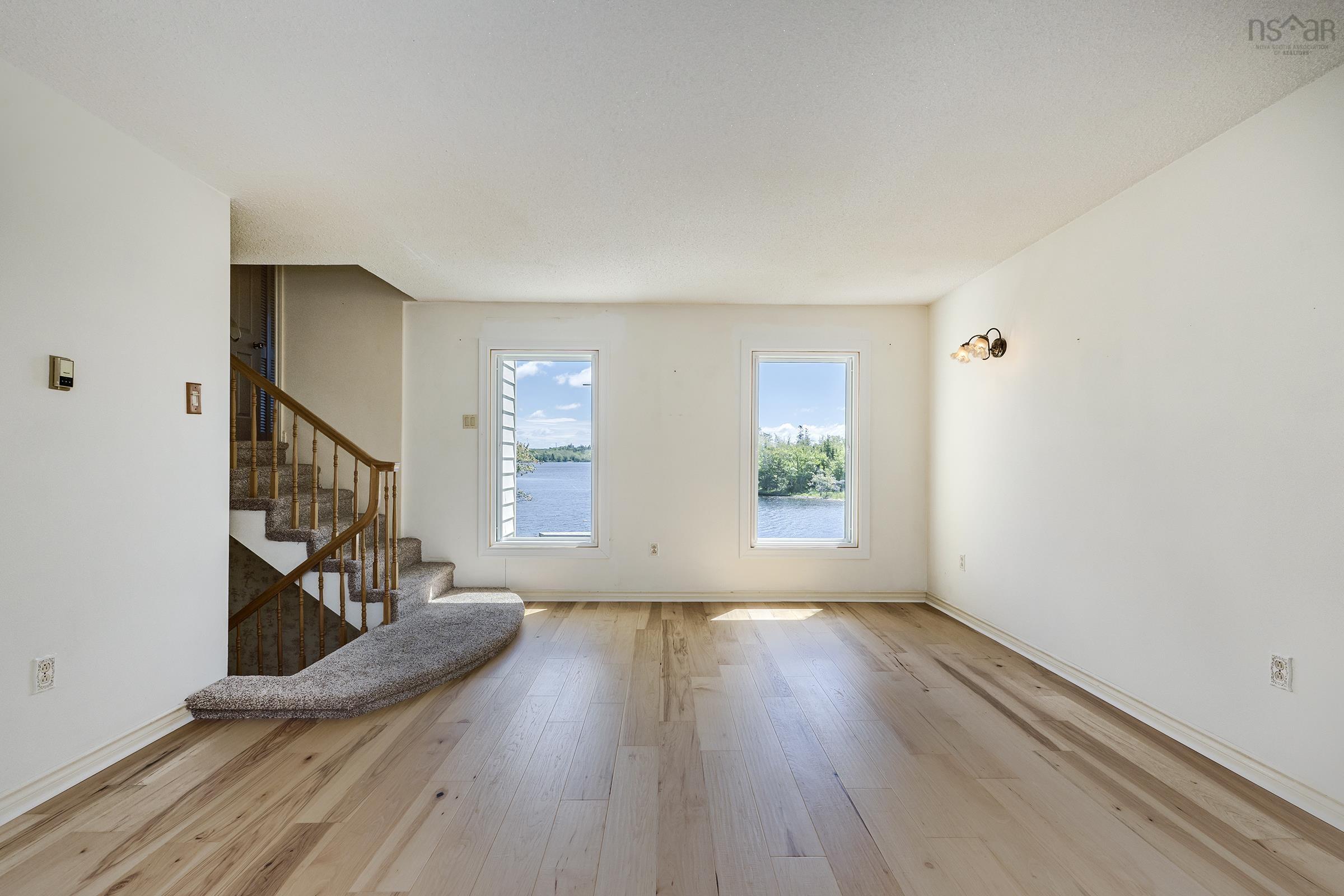 $649,900.00: 45 Karen Crescent, Porters Lake