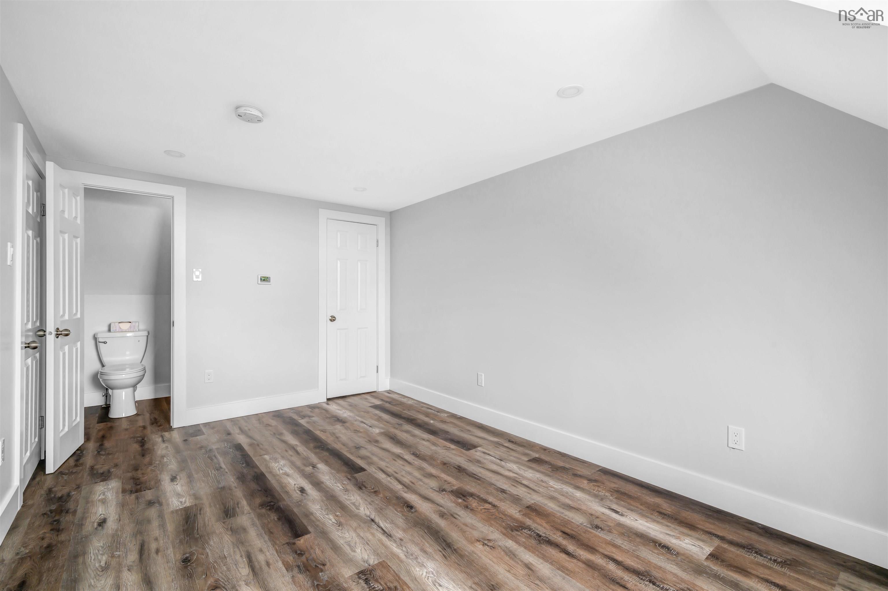 $569,000.00: 1900 Ostrea Lake, Ostrea Lake
