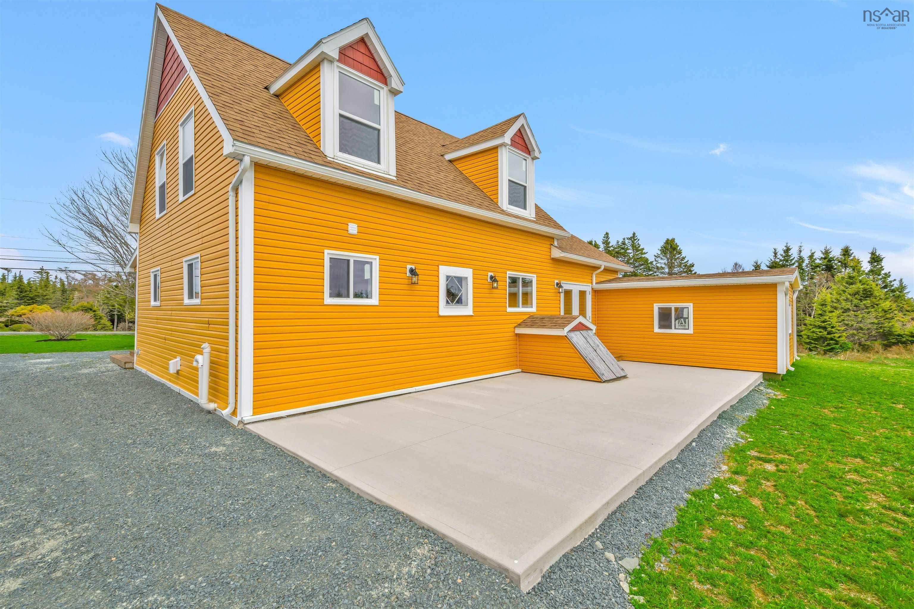 $569,000.00: 1900 Ostrea Lake, Ostrea Lake