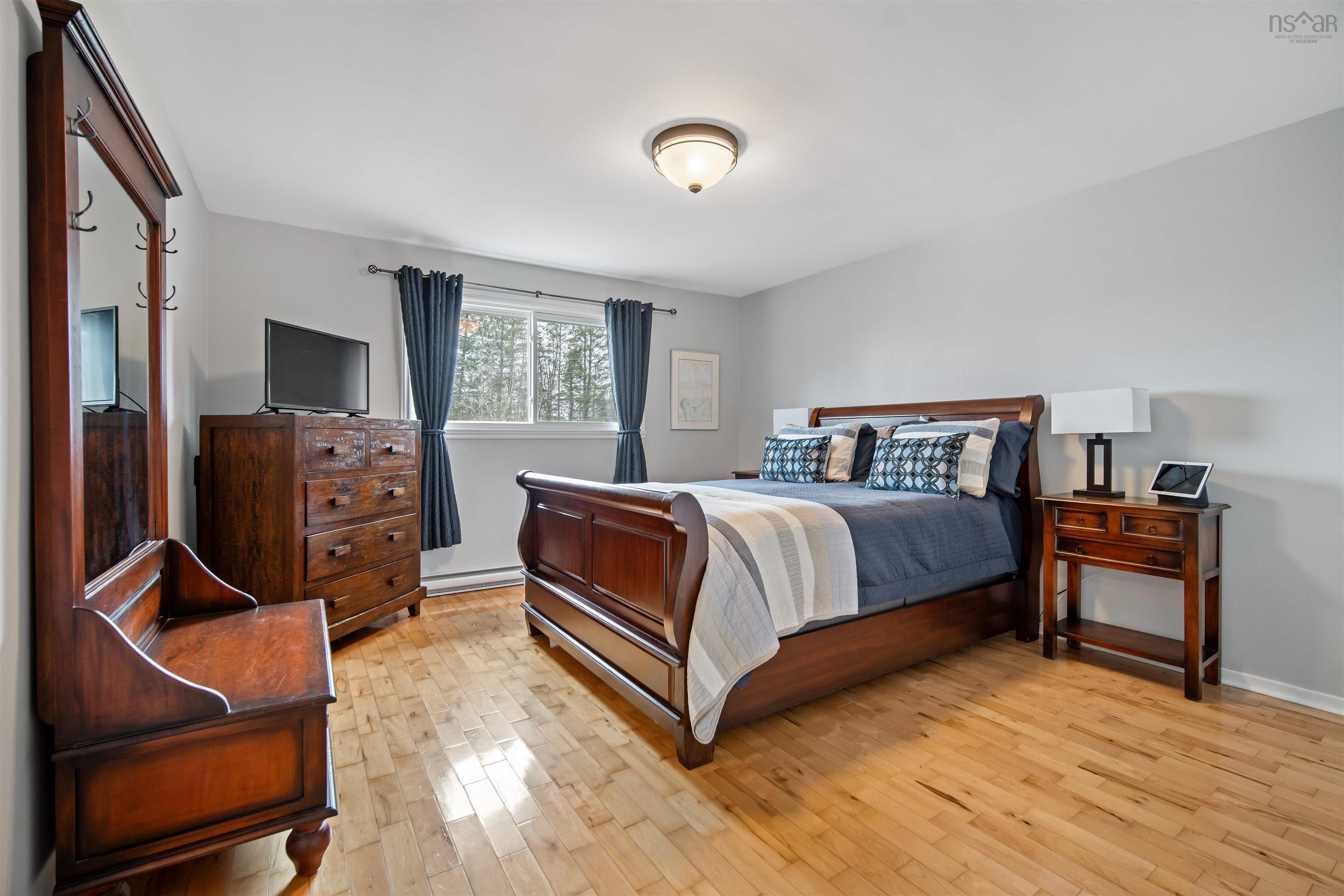 $685,000.00: 31 Oakmount Drive, Bedford
