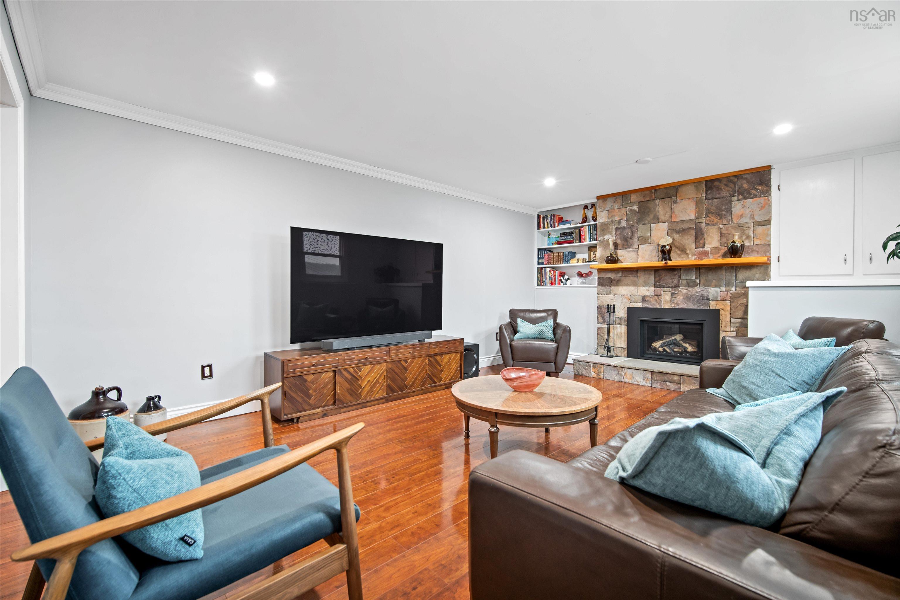 $685,000.00: 31 Oakmount Drive, Bedford