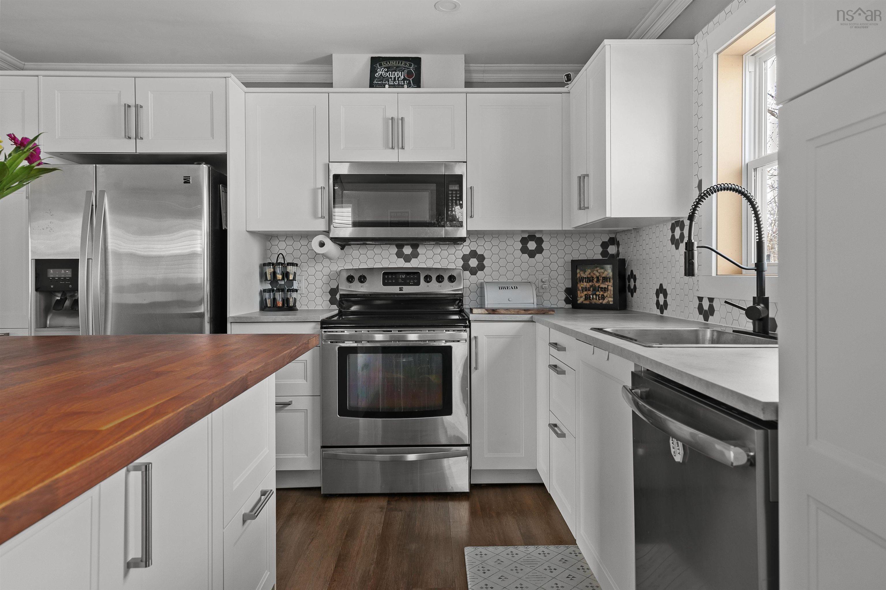 $499,900.00: 18 Armcrest Drive, Lower Sackville