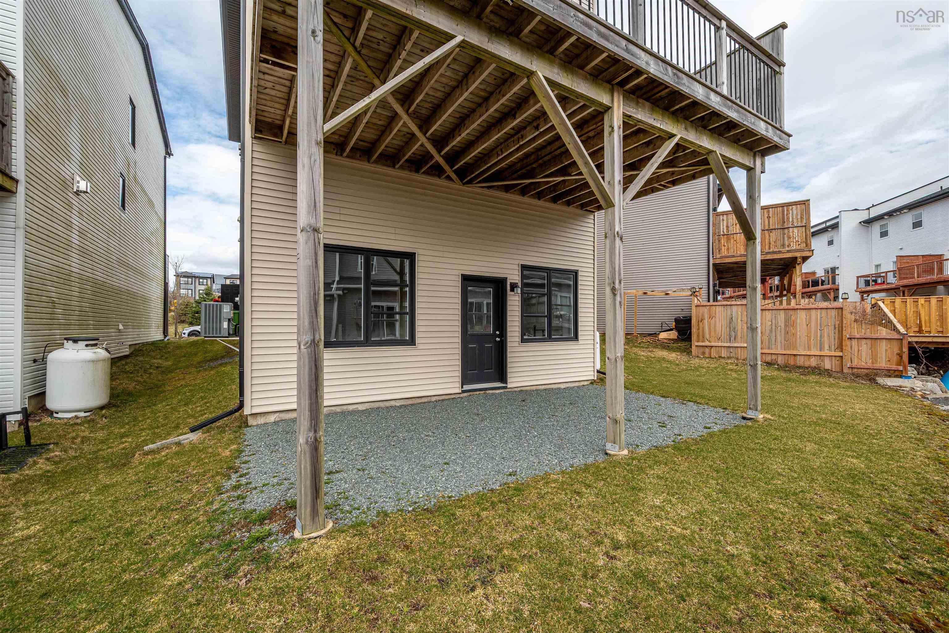 $749,000.00: 94 Hadley Crescent, Long Lake