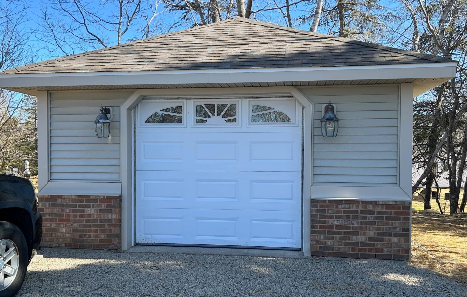 $729,000.00: 7354 Highway 329, East River Point