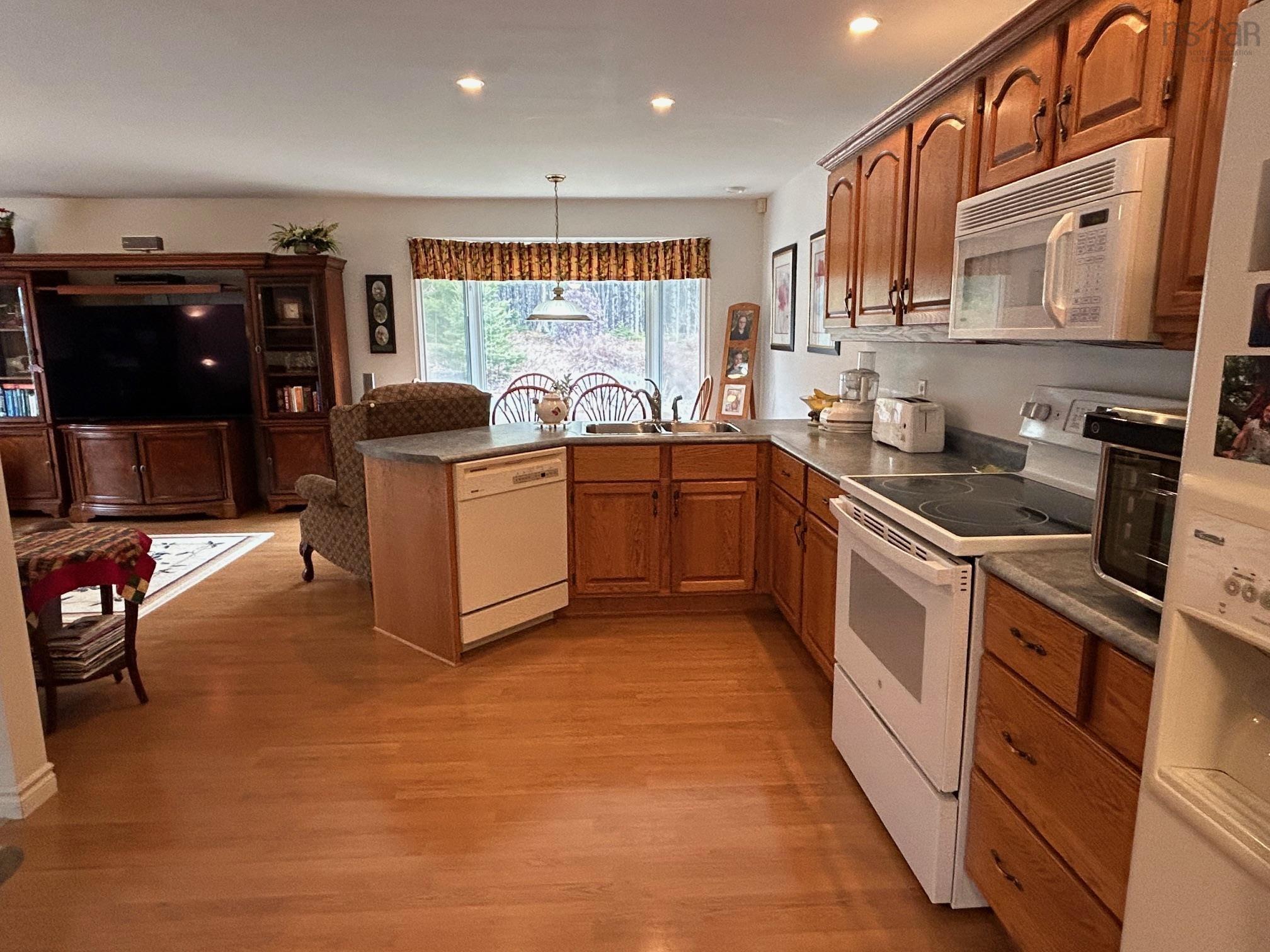 $729,000.00: 7354 Highway 329, East River Point