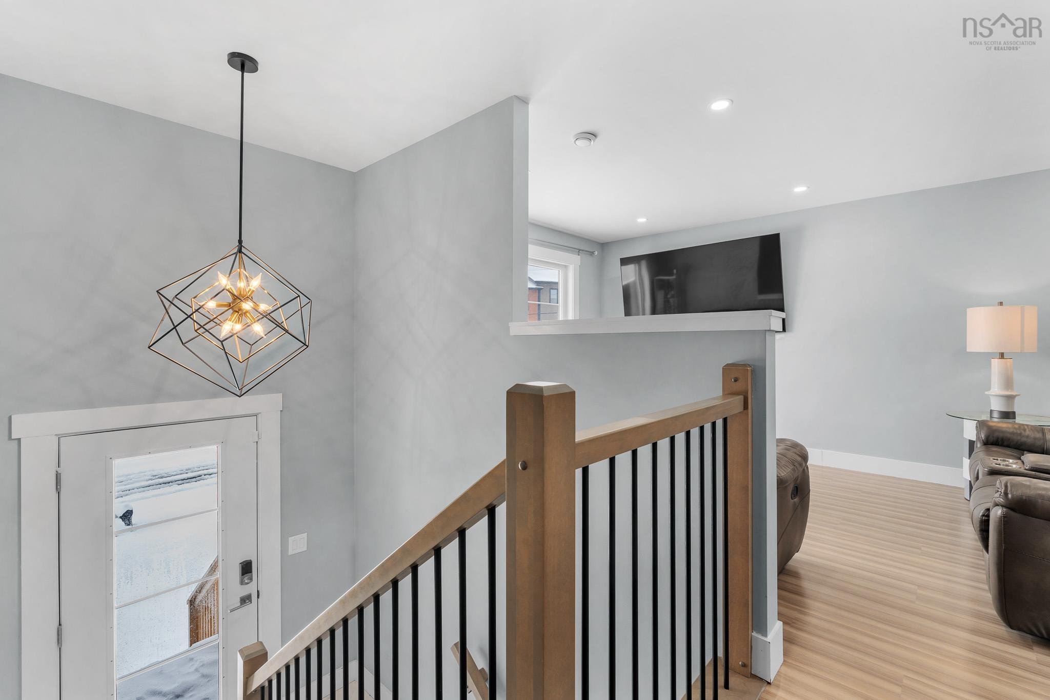 $609,900.00: 28 Flatrock Crescent, Beechville