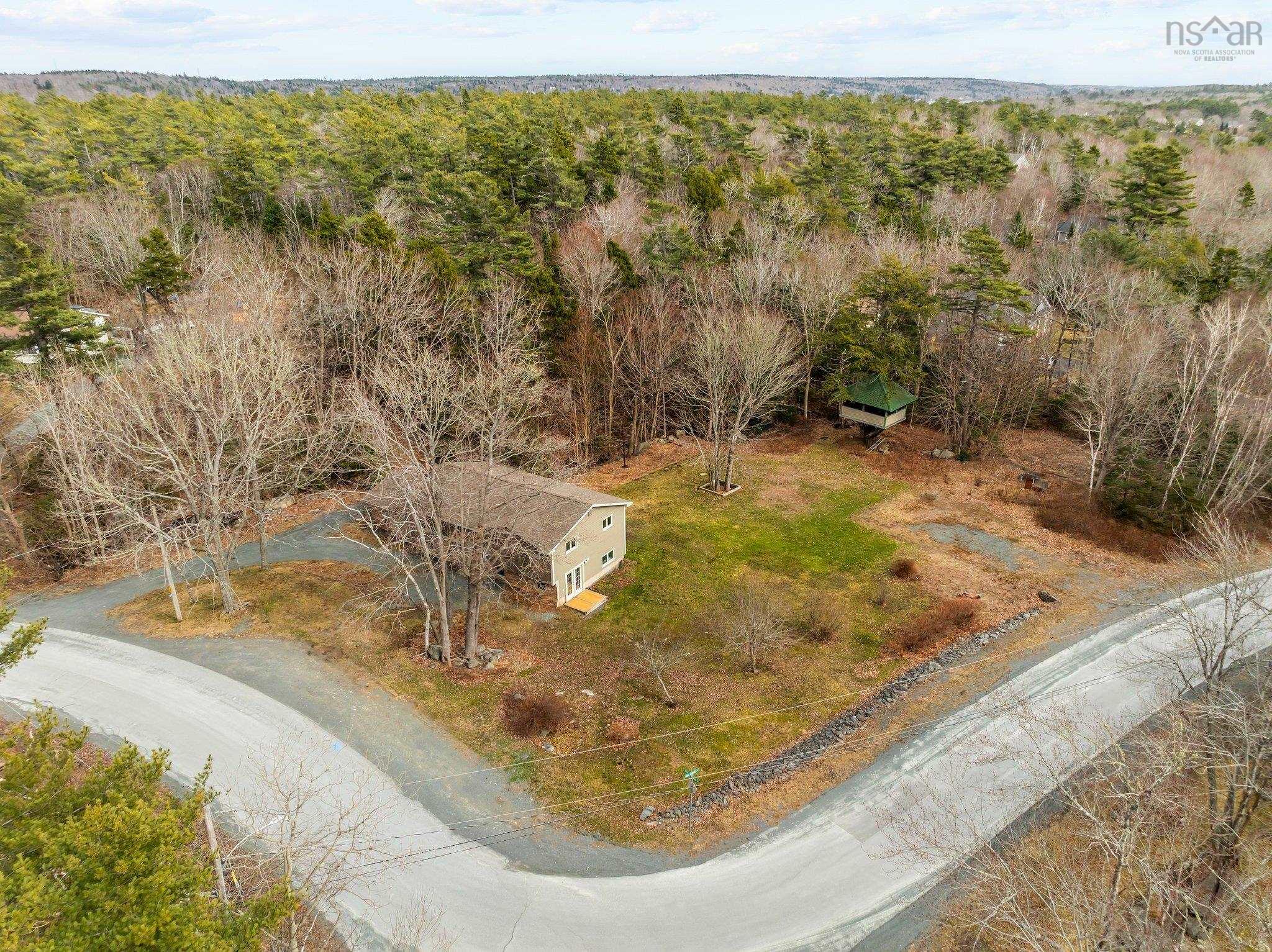 $599,000.00: 20 Old Cobequid Road, Waverley